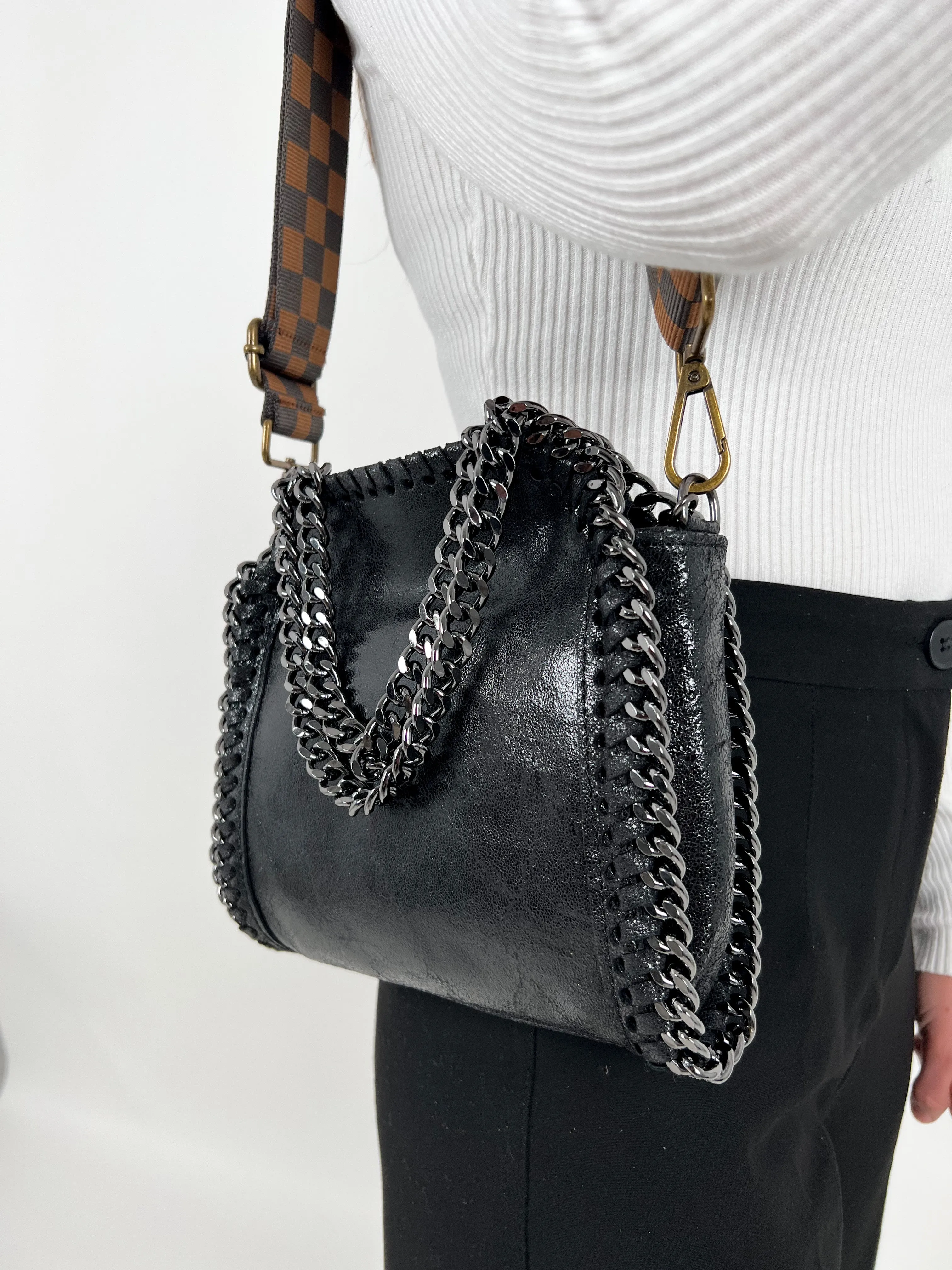 Bolso mini bag brillo negro sold by Sorellas product image thumbnail 2