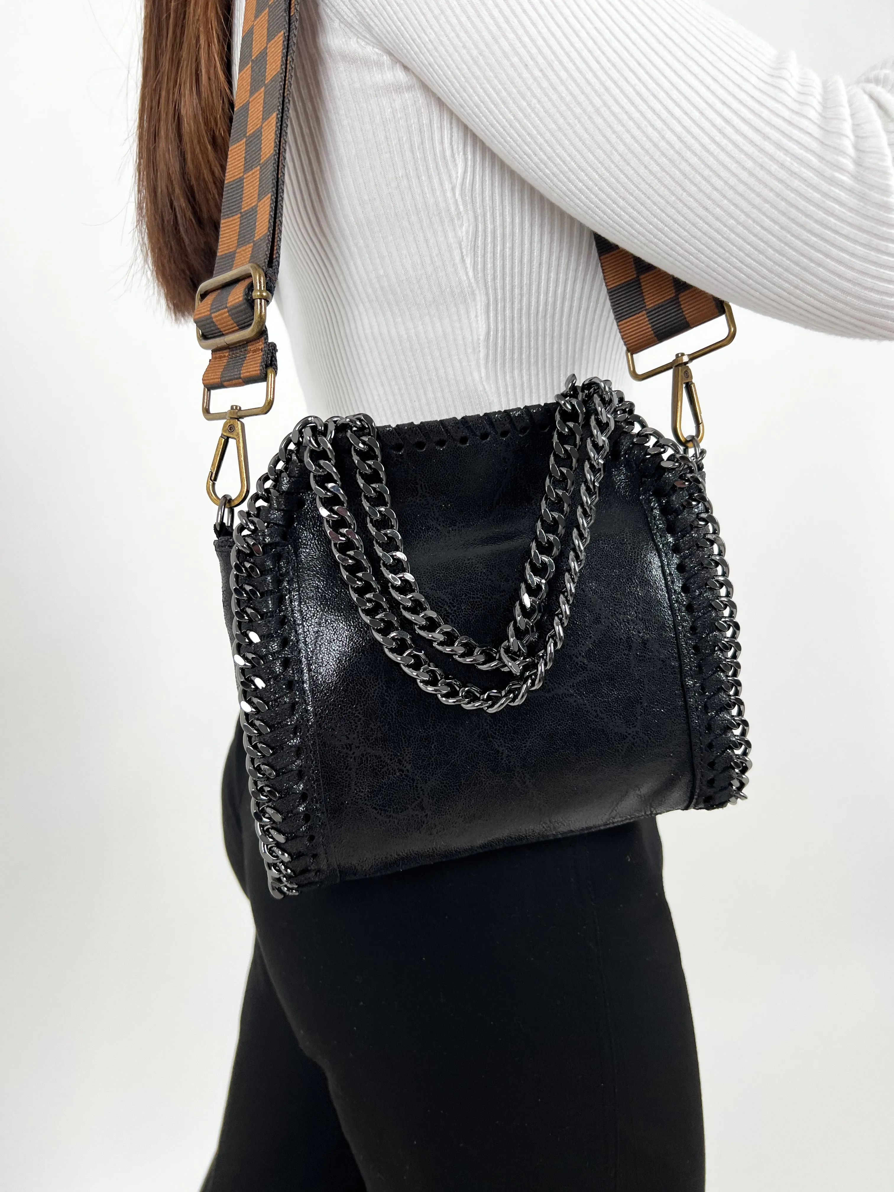 Bolso mini bag brillo negro sold by Sorellas