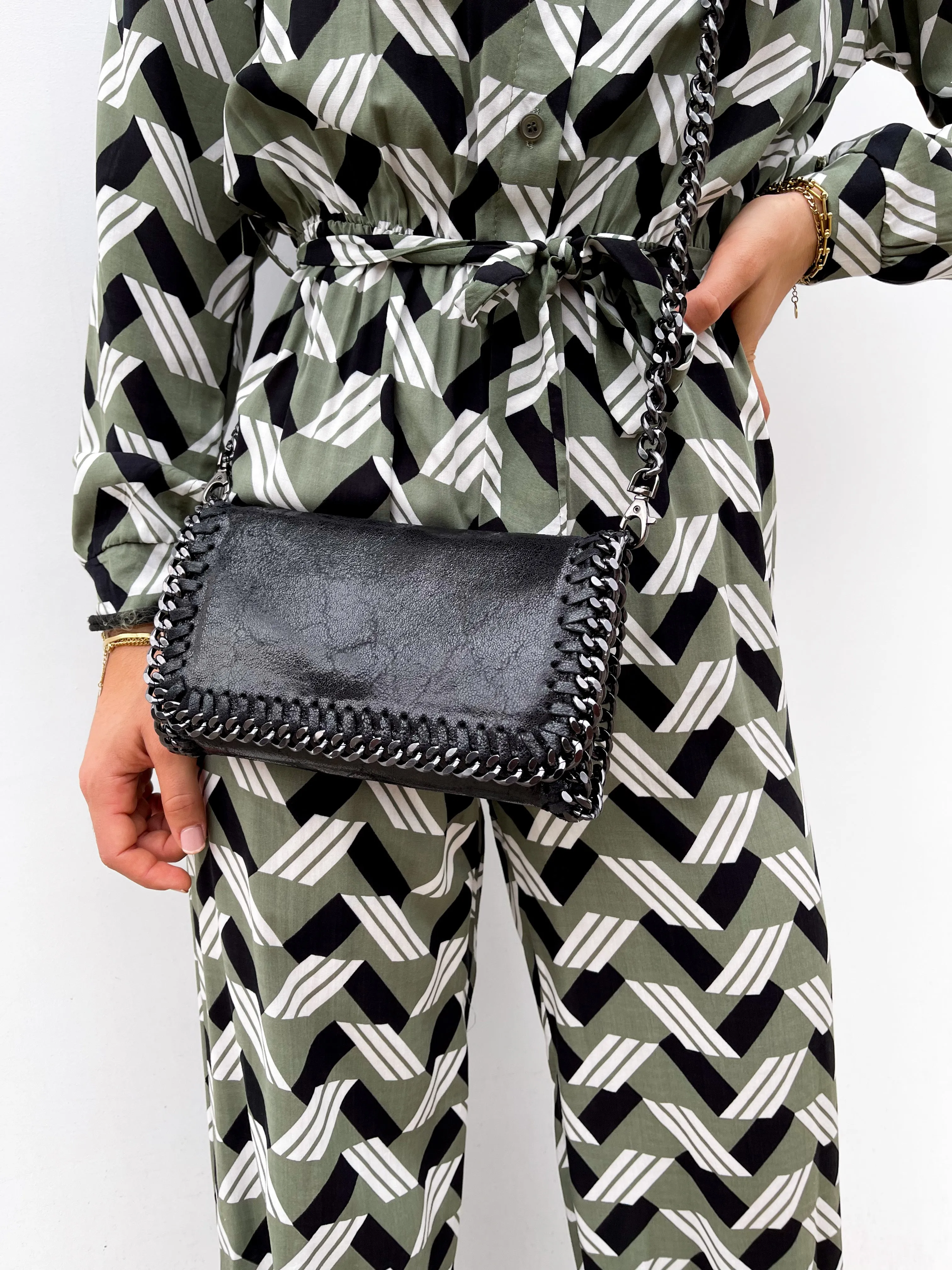 Bolso midi piel negro sold by Sorellas