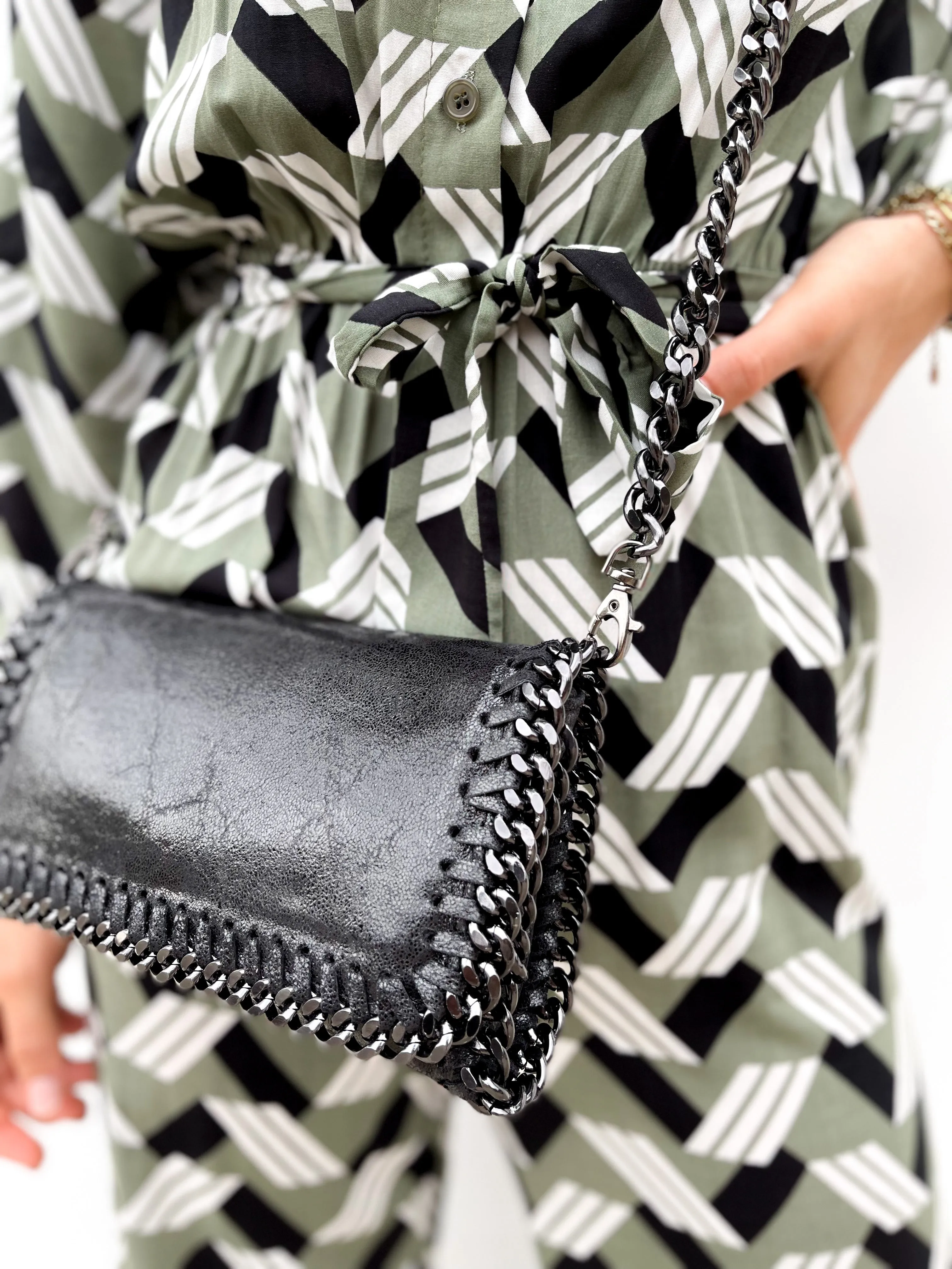 Bolso midi piel negro sold by Sorellas product image thumbnail 2