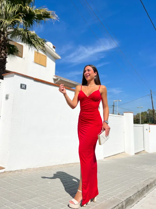 Vestido largo pico rojo sold by Sorellas