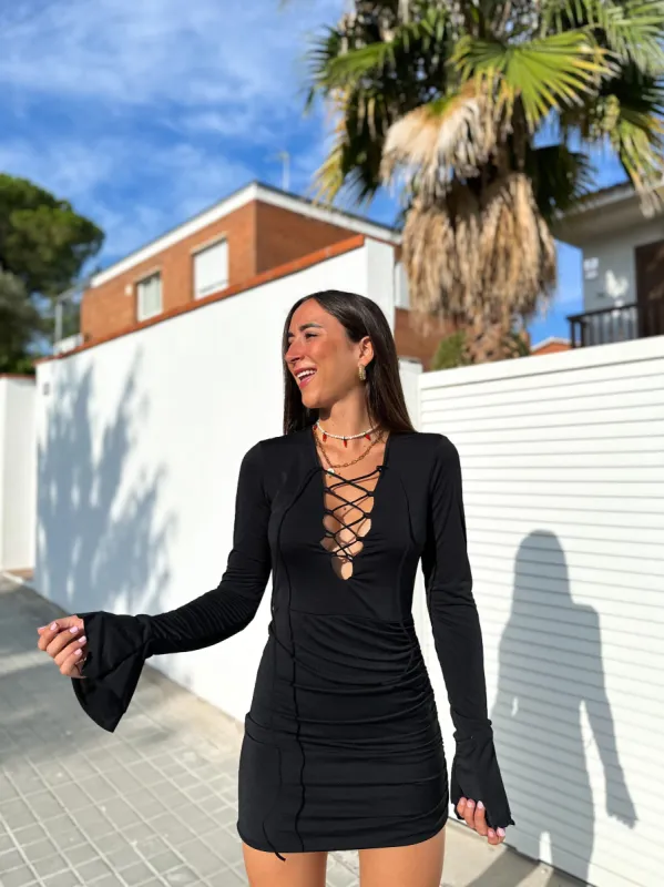 Vestido escote entrelazado negro sold by Sorellas