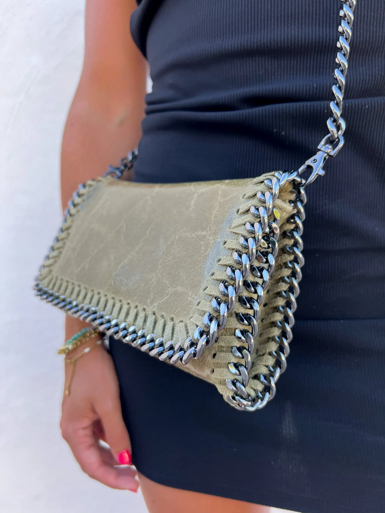 Bolso midi piel caqui sold by Sorellas