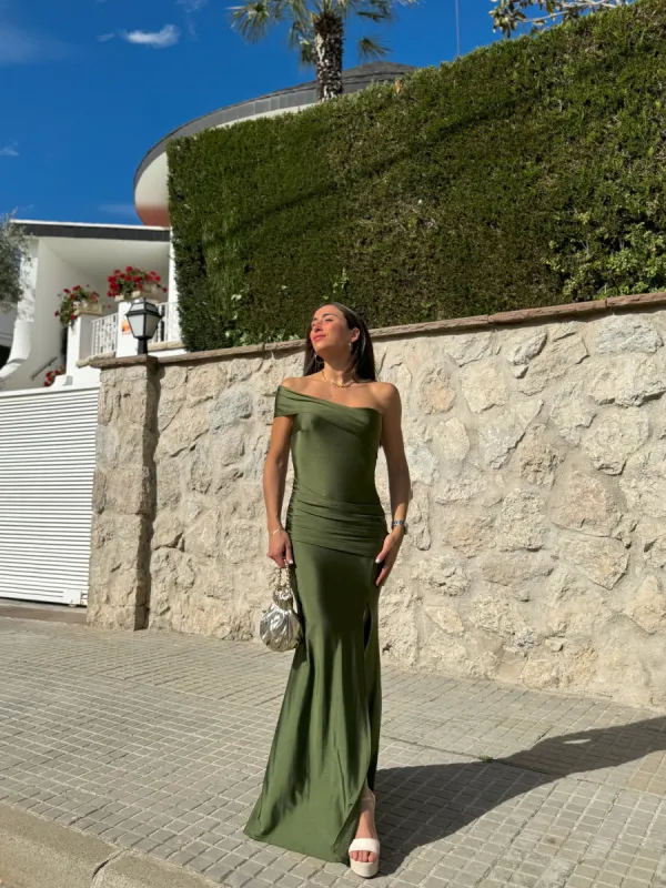 Vestido barco asimétrico caqui sold by Sorellas