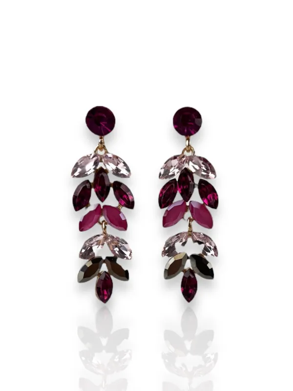 Pendientes cascada hebras rosa sold by Sorellas