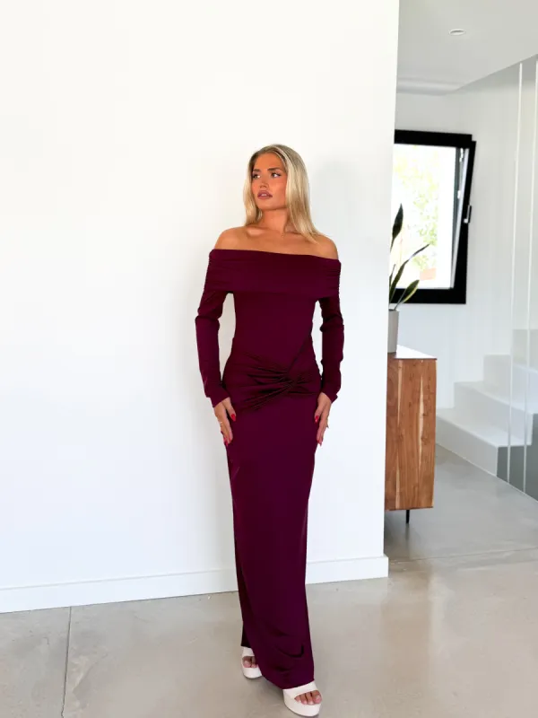 Vestido barco nudo burdeos sold by Sorellas
