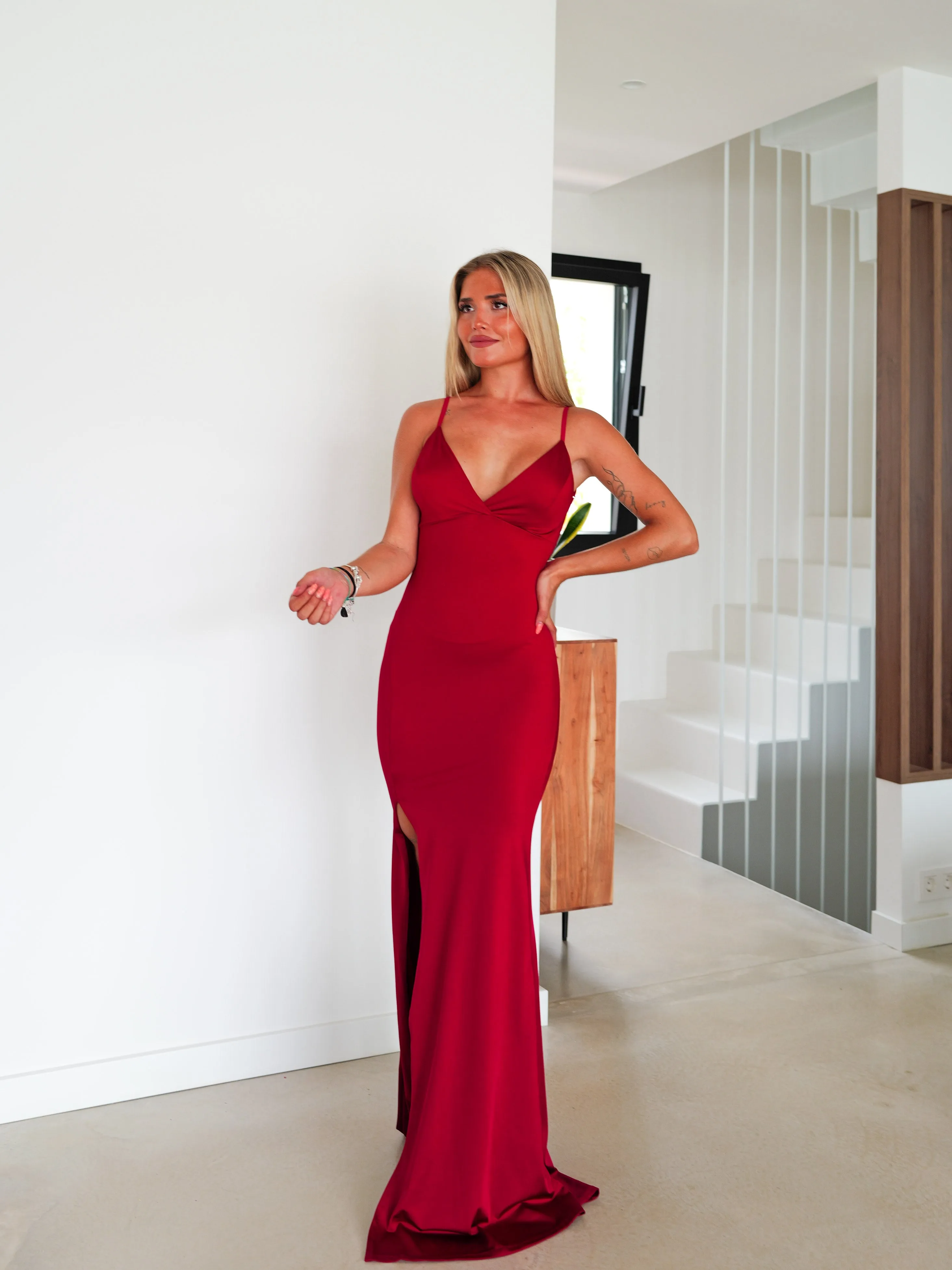 Vestido espalda tirante sirena burdeos sold by Sorellas product image thumbnail 4