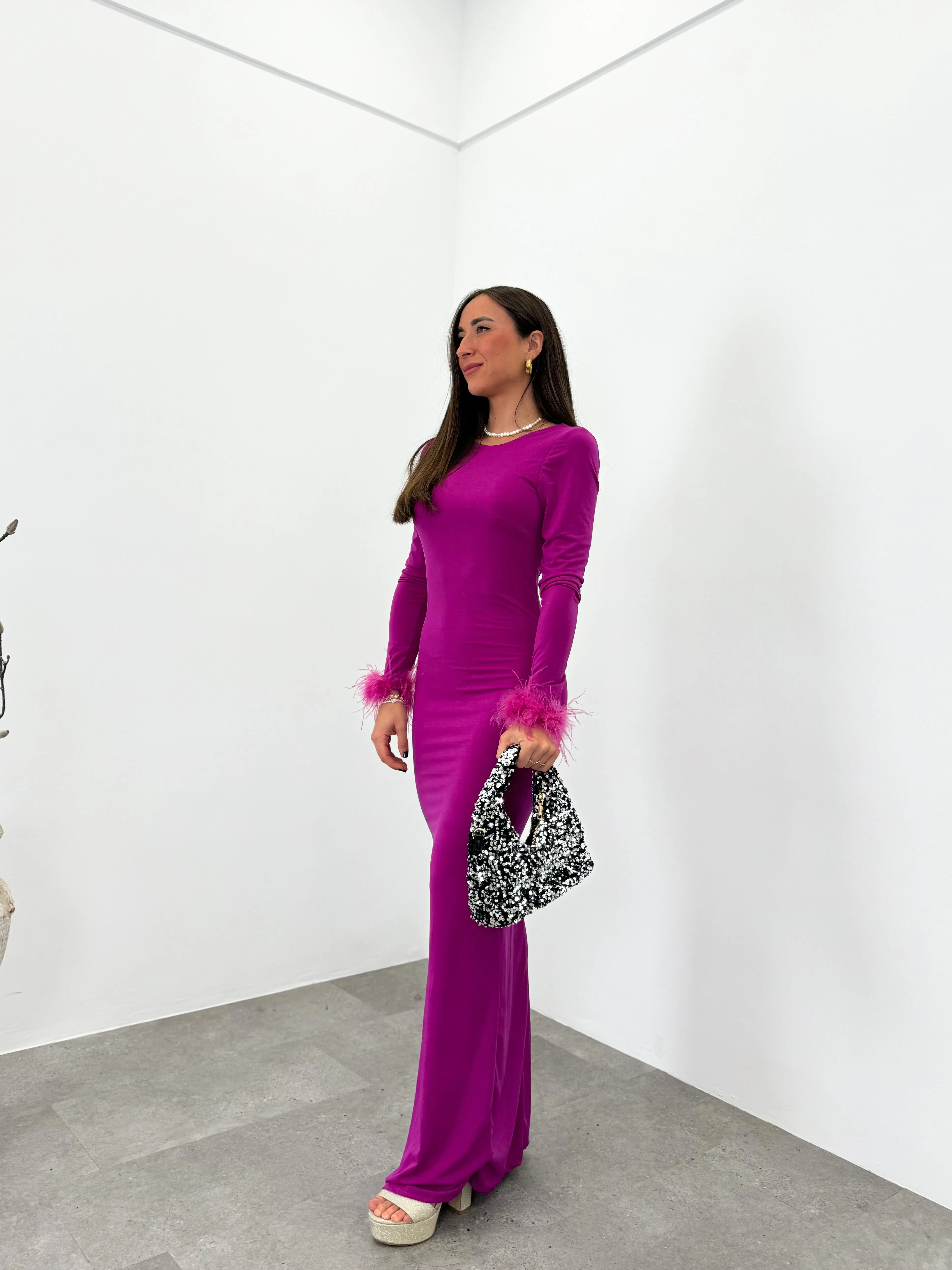 Vestido largo plumas amarena sold by Sorellas product image thumbnail 2