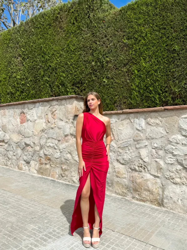 Vestido asim frunce abertura rojo sold by Sorellas