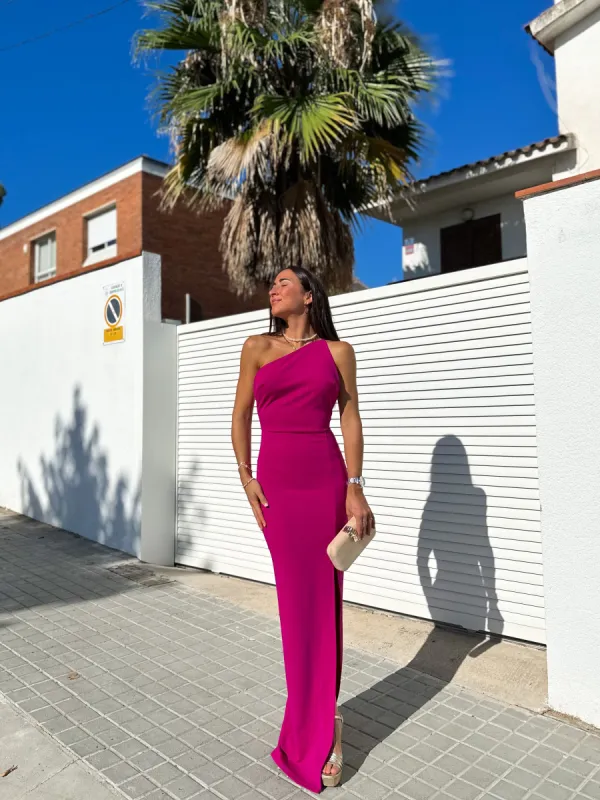 Vestido escote asim sirena amarena sold by Sorellas