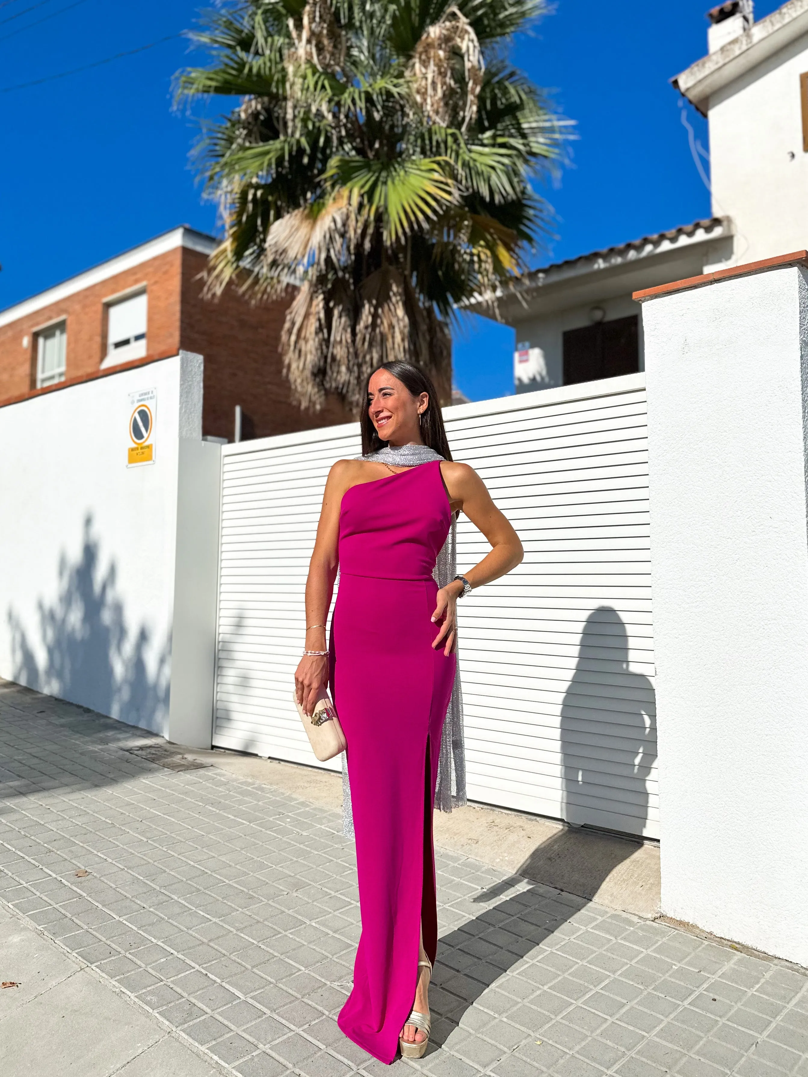 Vestido escote asim sirena amarena sold by Sorellas product image thumbnail 3