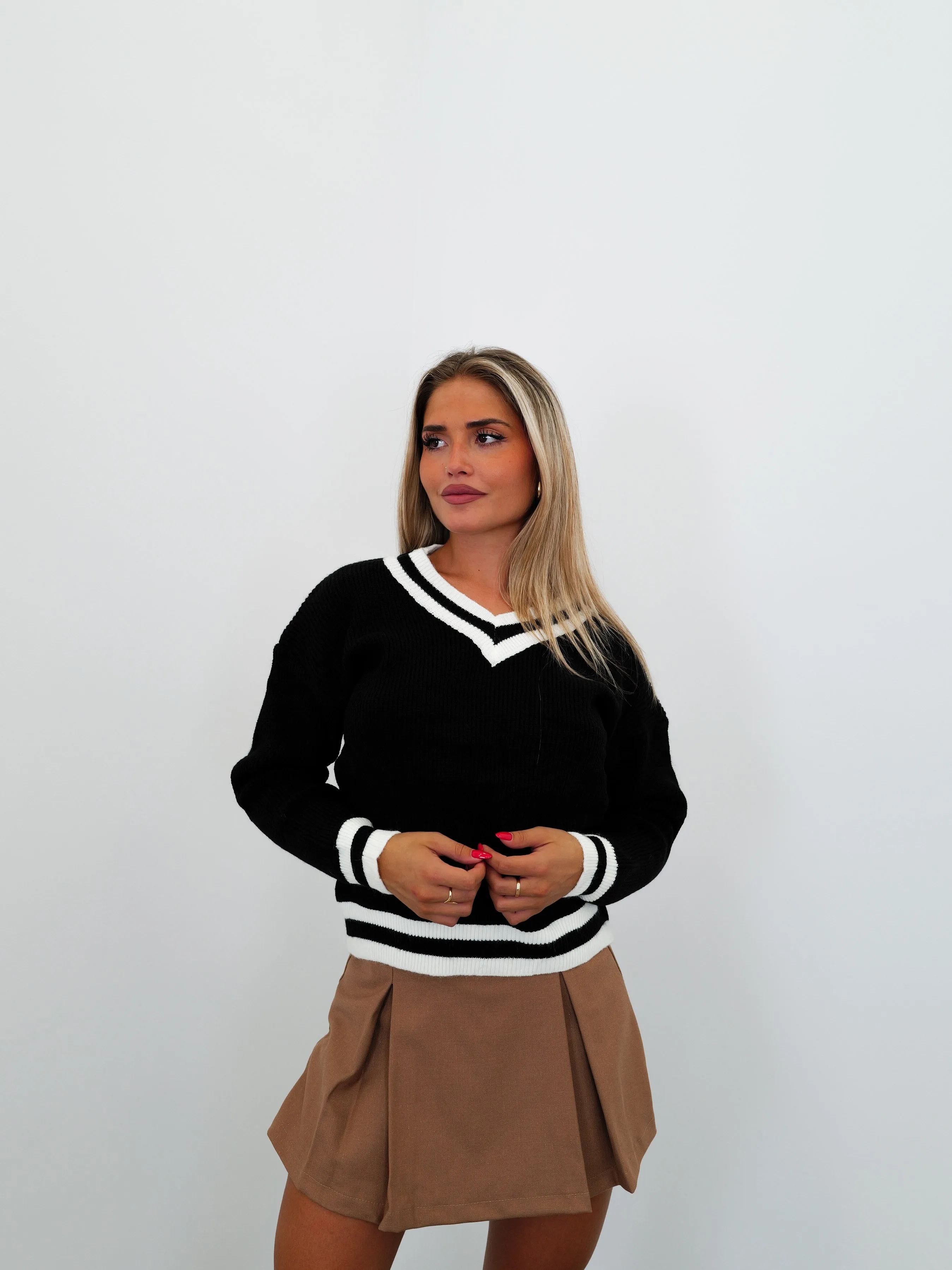 Jersey pico bandas negro sold by Sorellas product image thumbnail 5