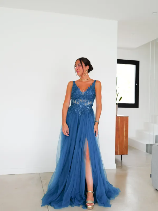 Vestido corsé pico tulle petroleo sold by Sorellas