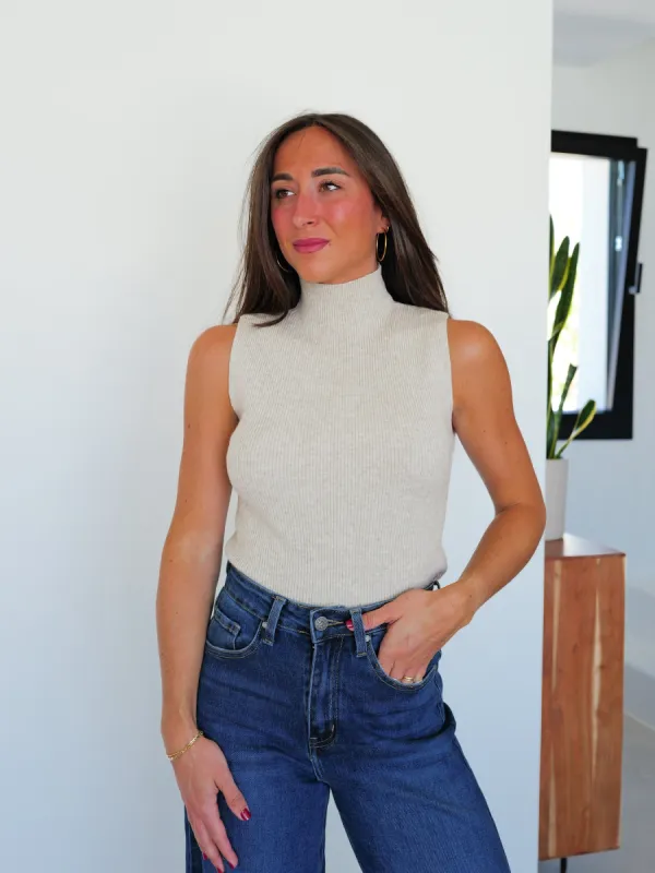 Top cuello canalé beige sold by Sorellas
