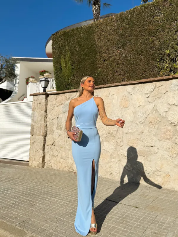 Vestido escote asim sirena cielo sold by Sorellas