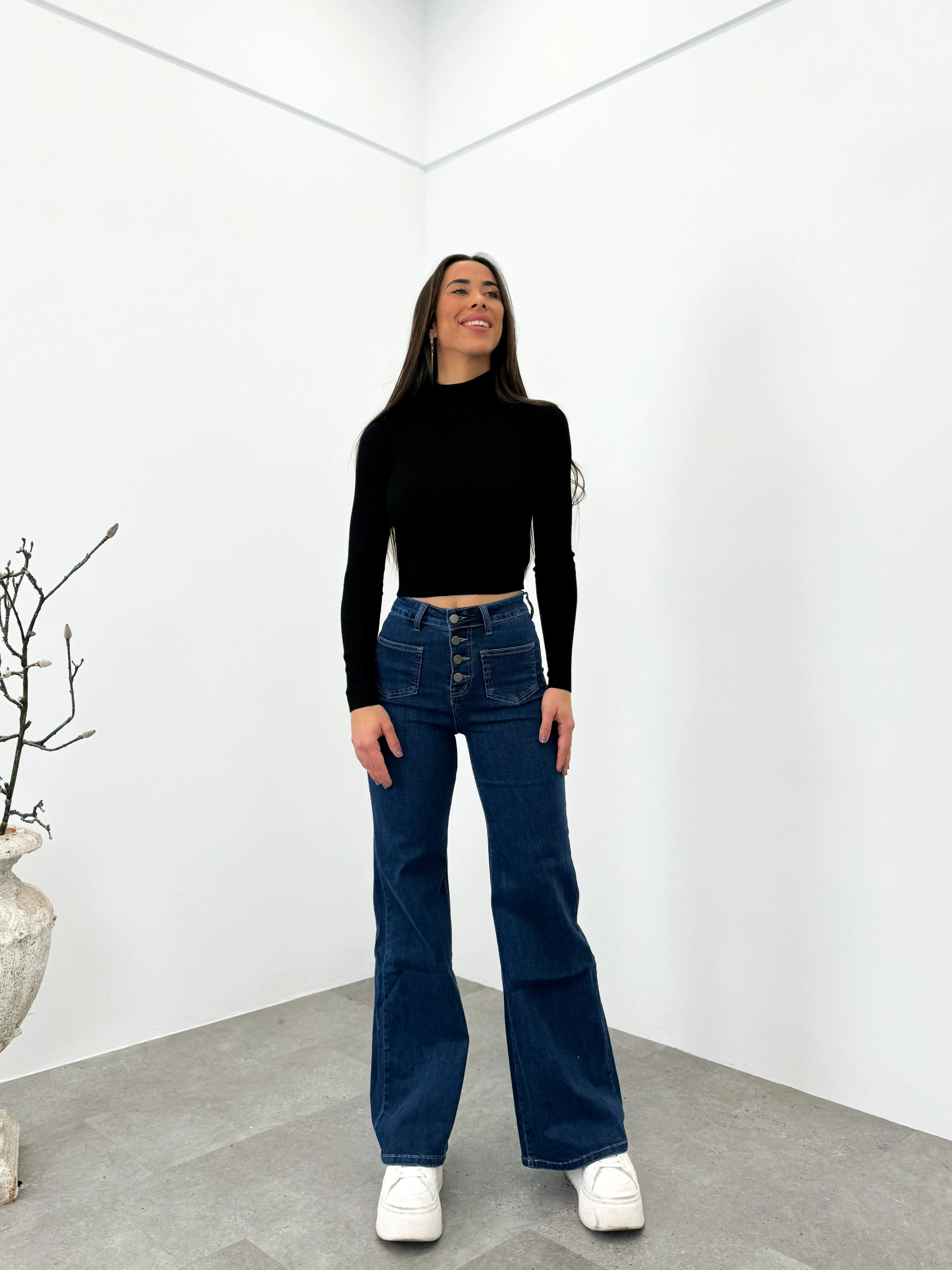 Pantalón vaquero campana botones sold by Sorellas product image thumbnail 2