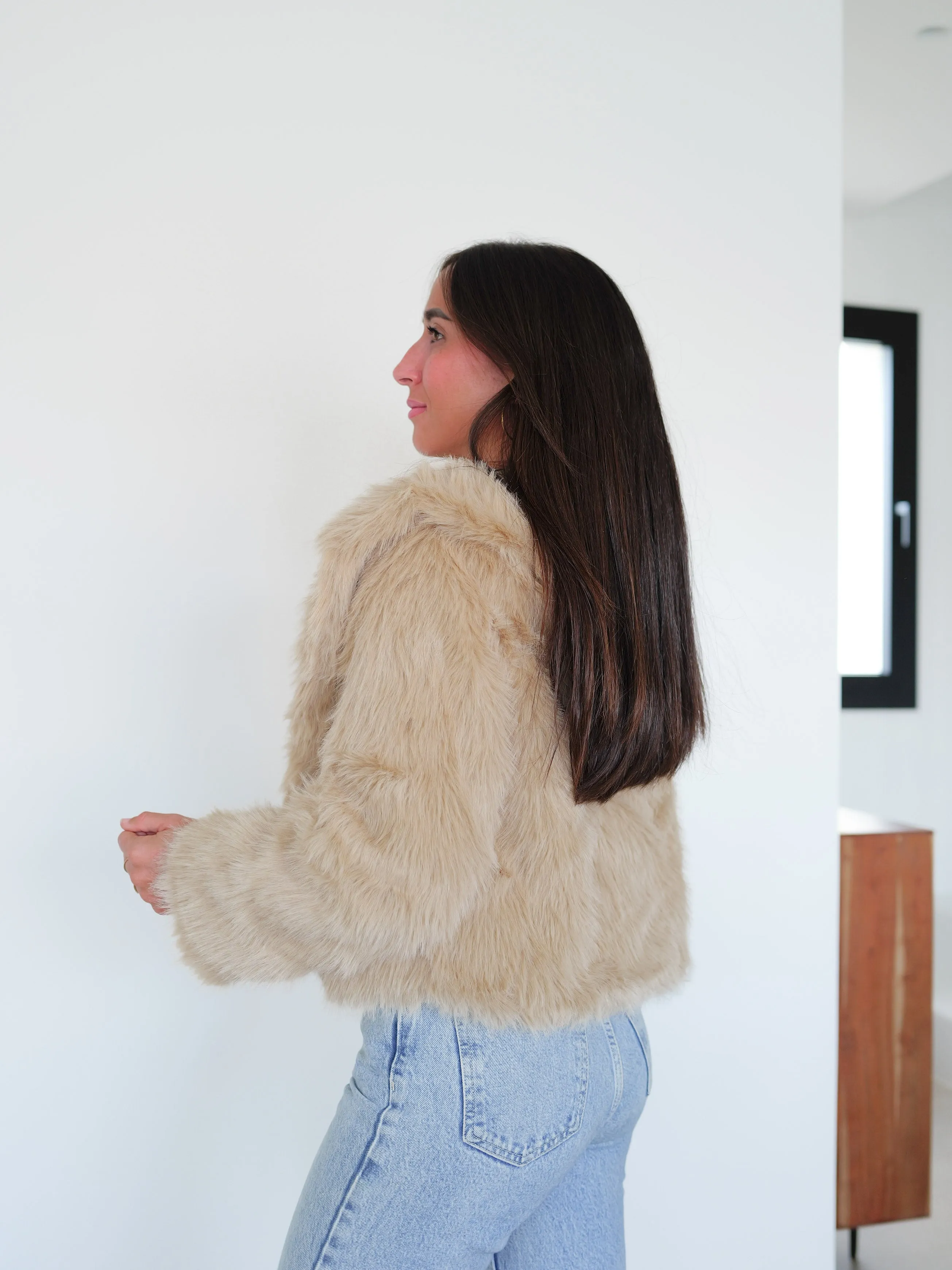 Chaqueta pelo solapa beige sold by Sorellas product image thumbnail 5