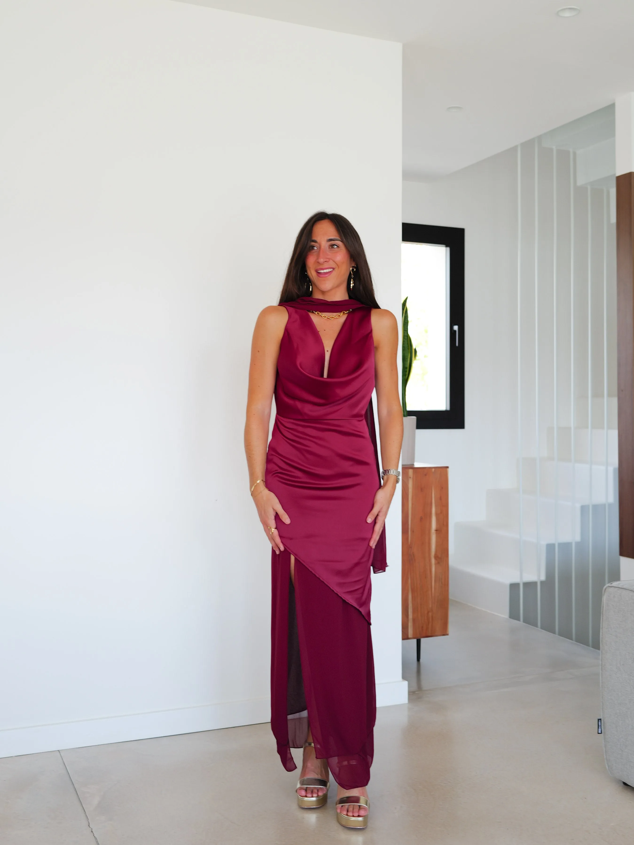 Vestido cascada choker burdeos sold by Sorellas product image thumbnail 4