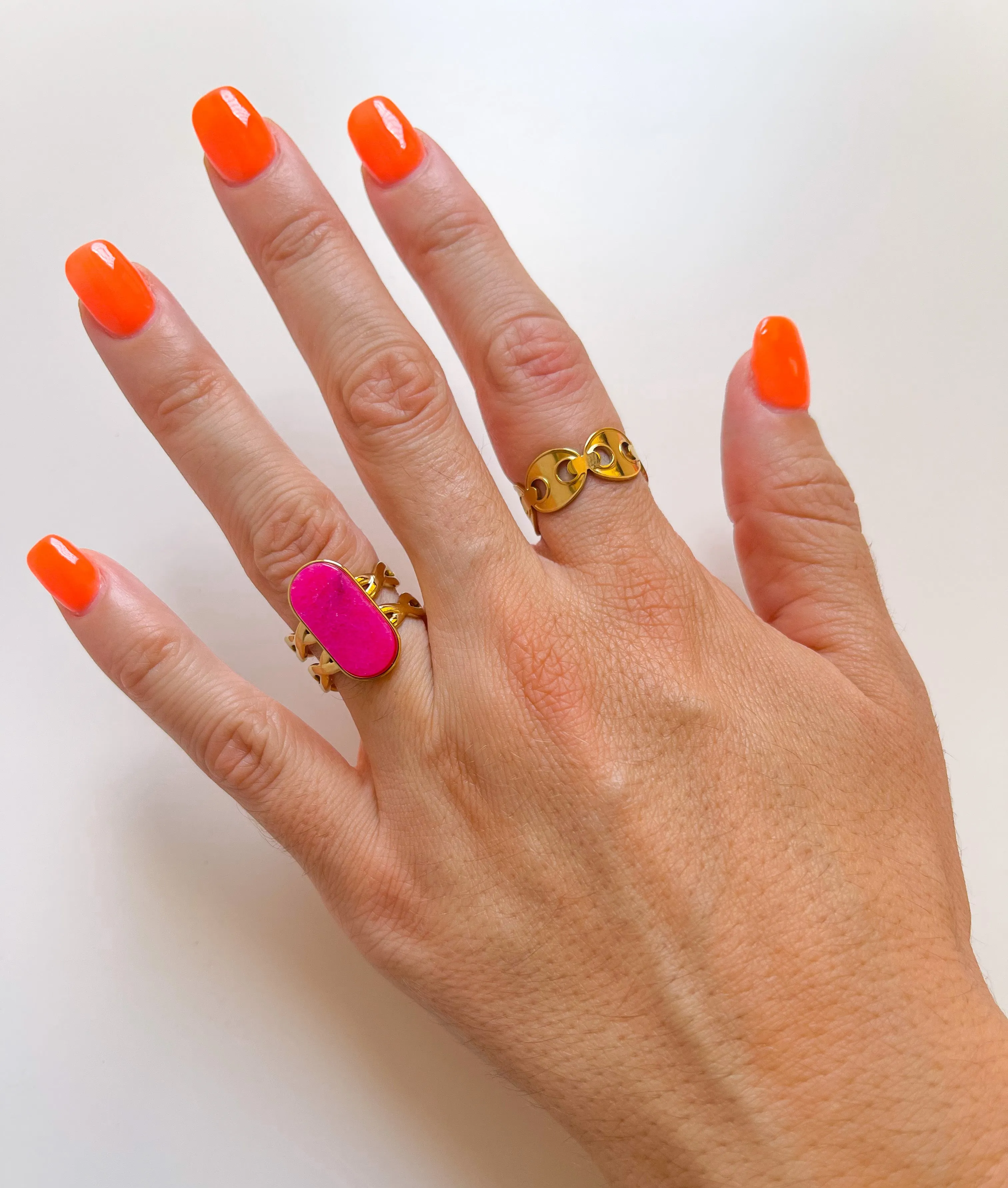 Anillo piedra fucsia sold by Sorellas product image thumbnail 4