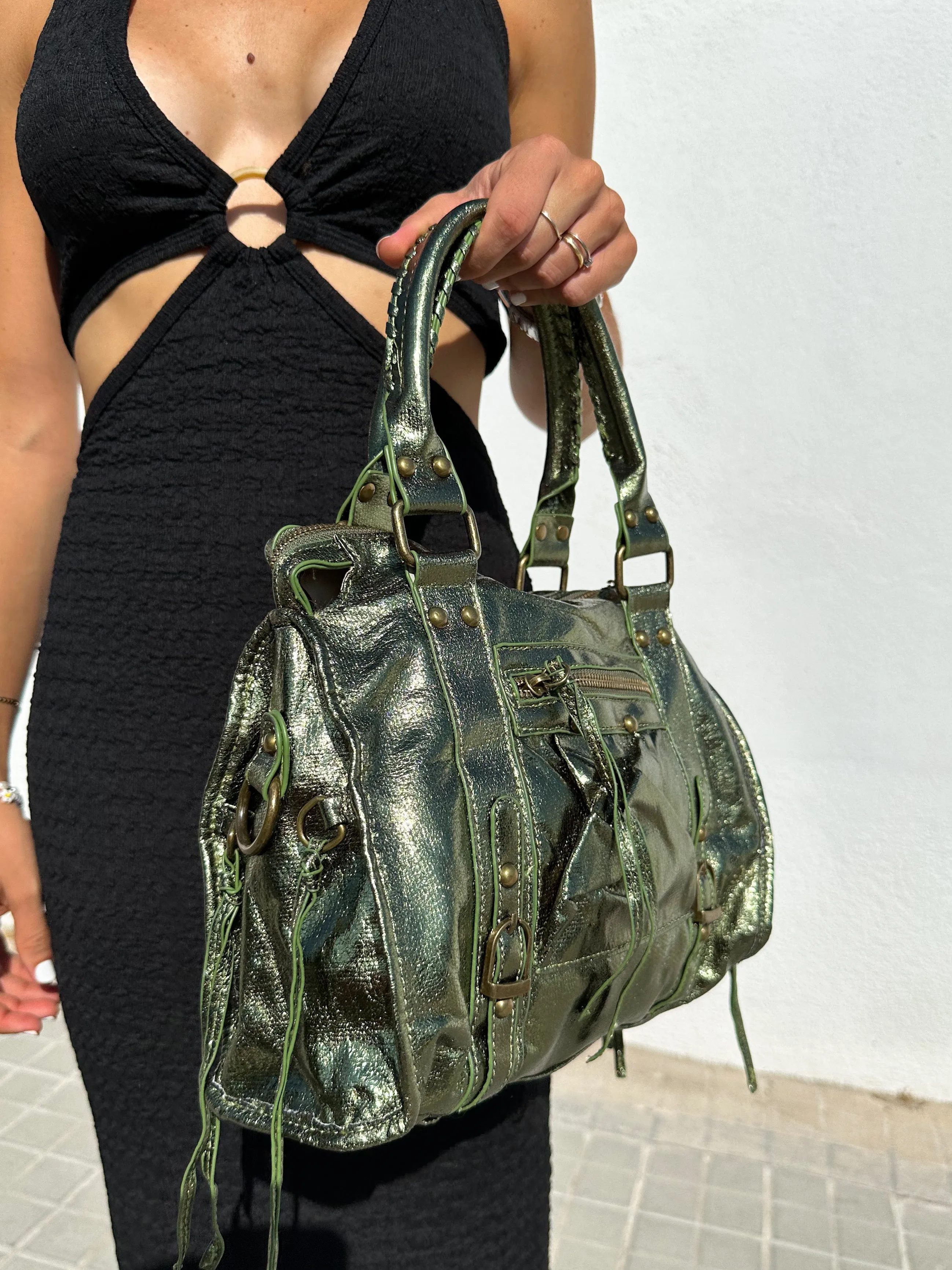 Bolso maxi hebillas vegano verde sold by Sorellas product image thumbnail 2