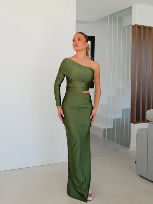 Vestido manga asim abertura oliva sold by Sorellas