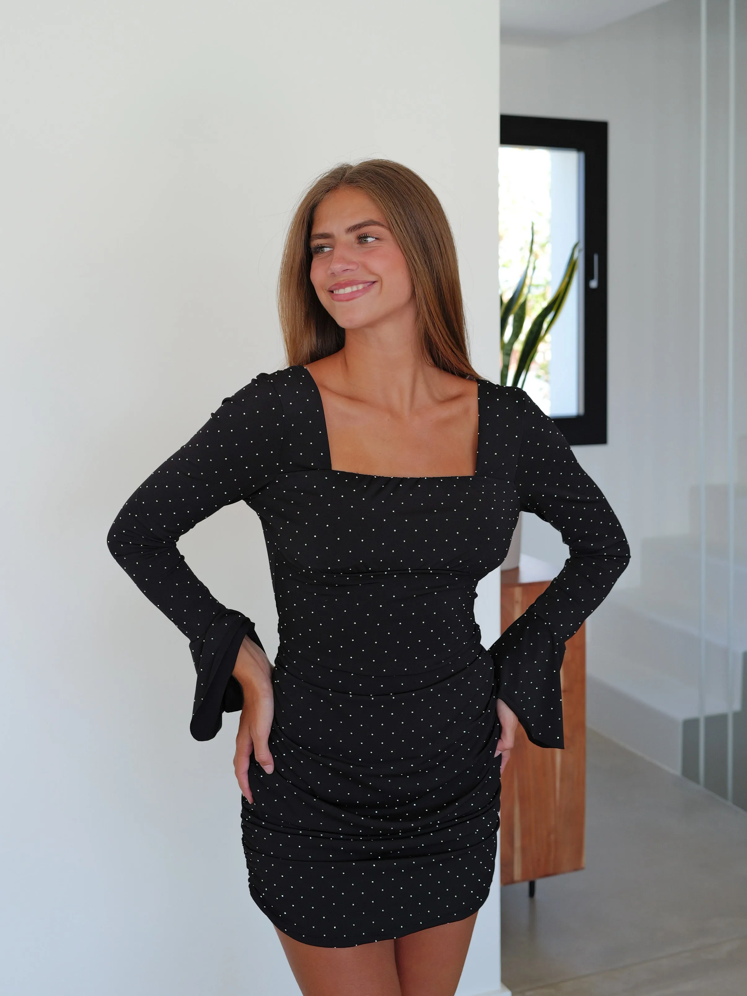 Vestido romántico brillo negro sold by Sorellas product image thumbnail 4