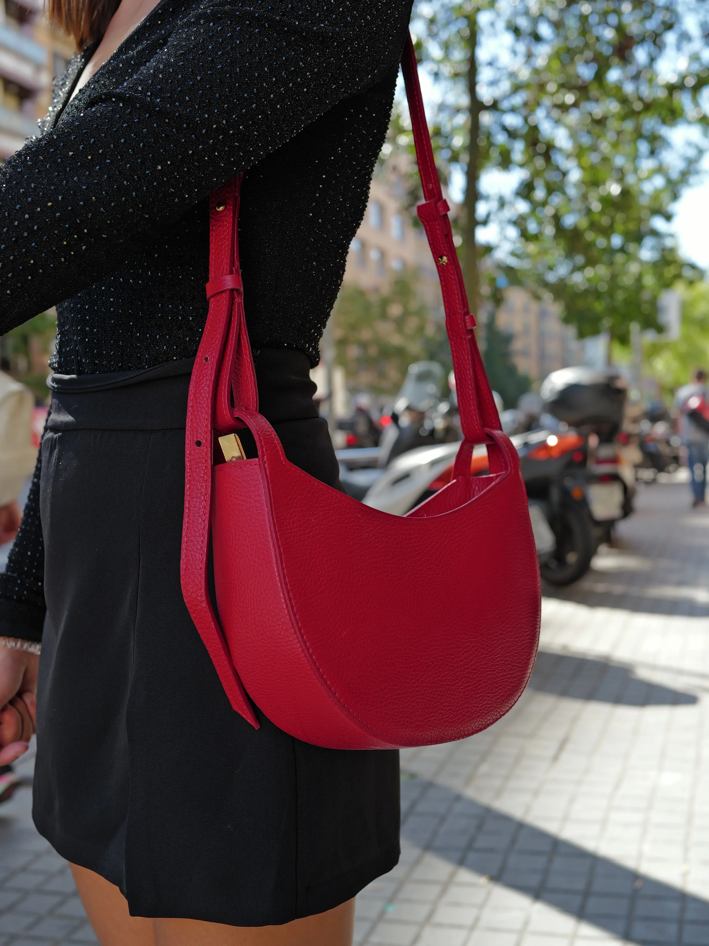 Bolso shoulder piel burdeos sold by Sorellas product image thumbnail 4
