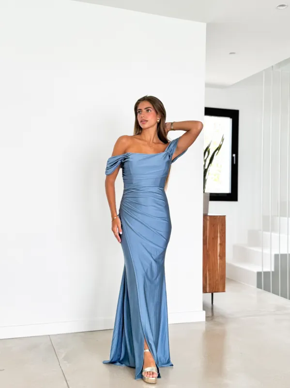 Vestido palabra manguito celeste sold by Sorellas