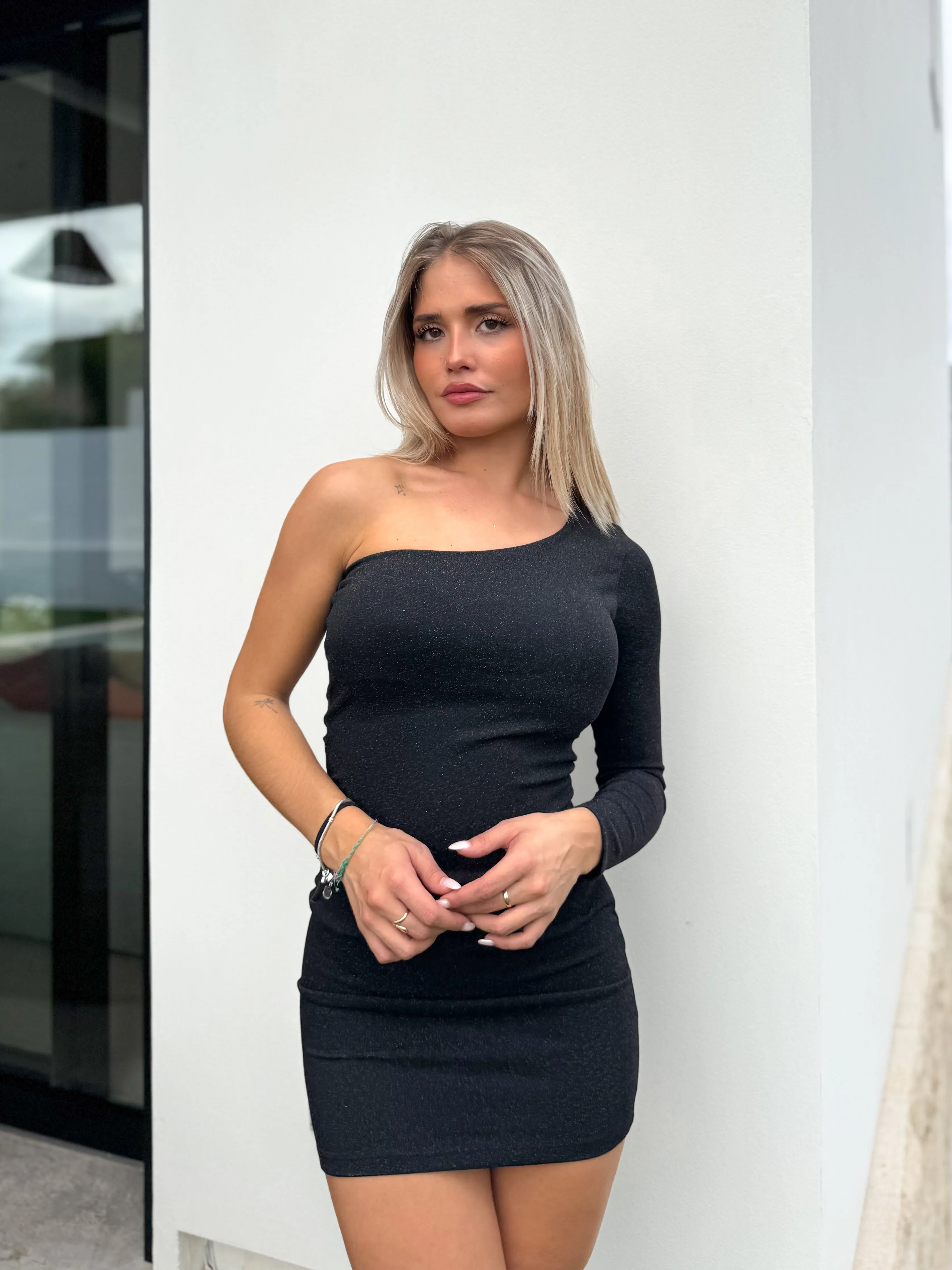 Vestido mini lurex asimétrico negro sold by Sorellas product image thumbnail 4