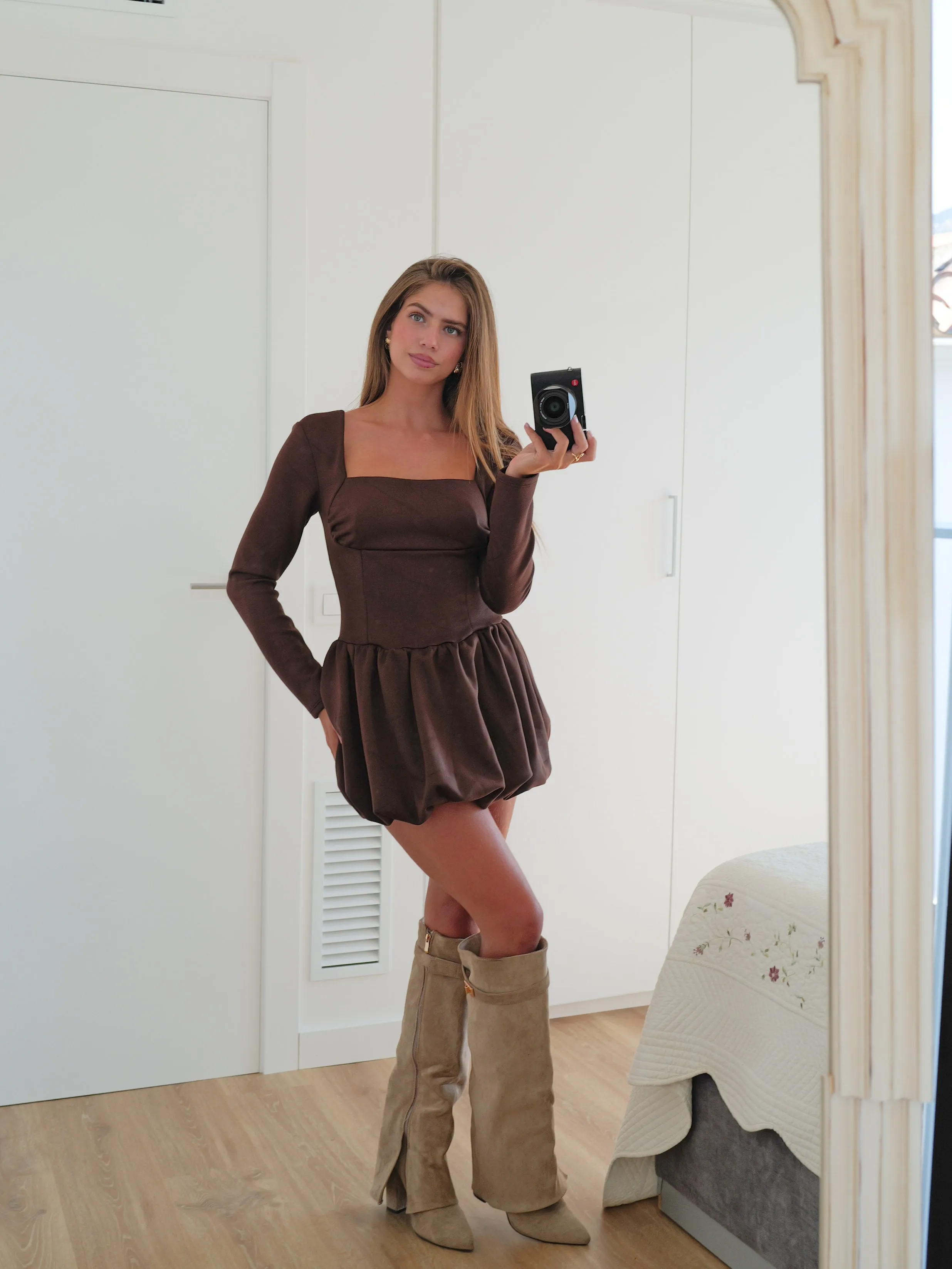 Vestido mini pomposo chocolate sold by Sorellas