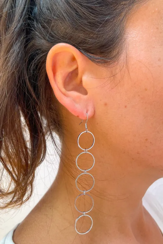 Pendientes cascada circulos plateados sold by Sorellas