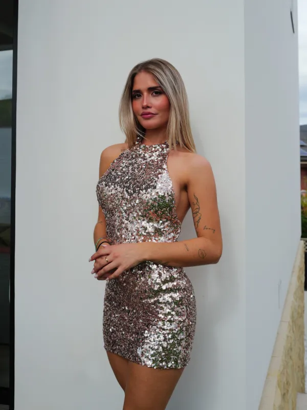 Vestido halter lentejuelas dorado sold by Sorellas