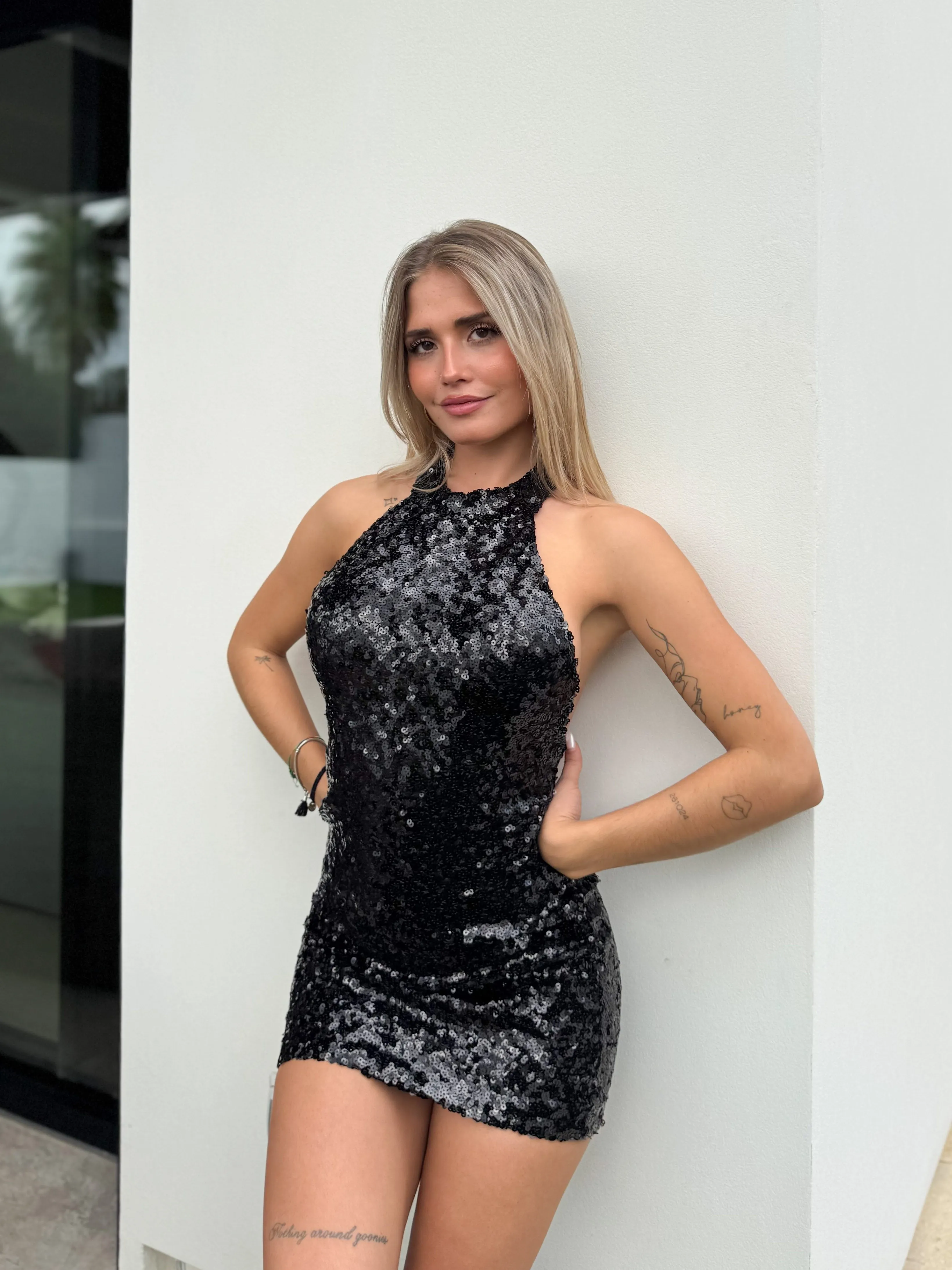 Vestido halter lentejuelas negro sold by Sorellas product image thumbnail 4