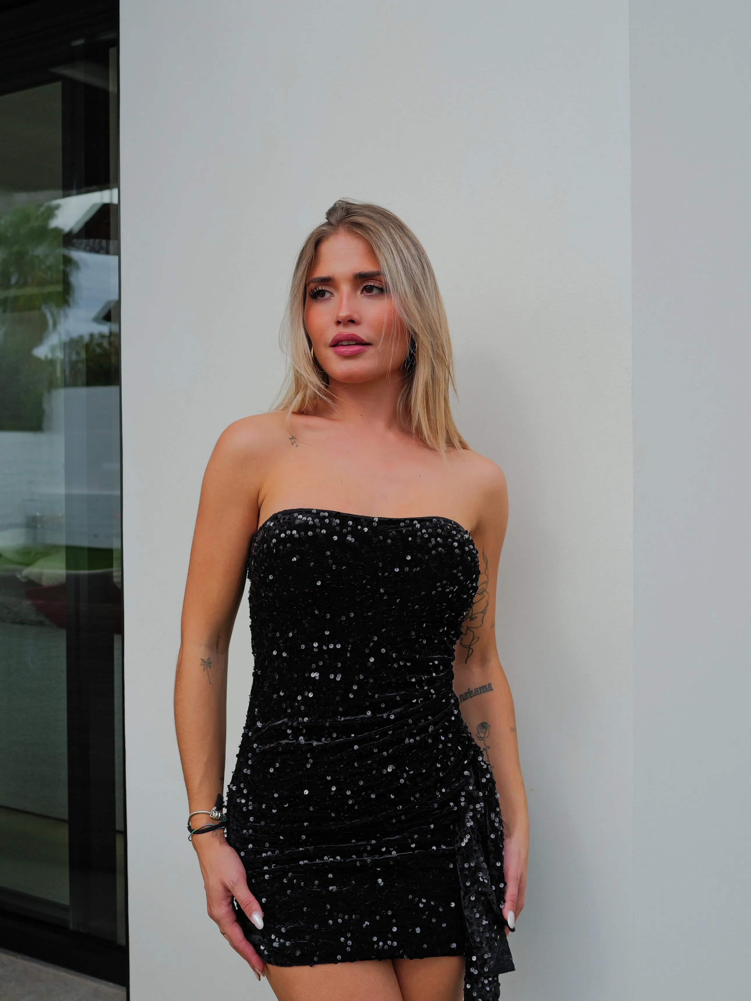 Vestido glitter volante velvet negro sold by Sorellas product image thumbnail 3