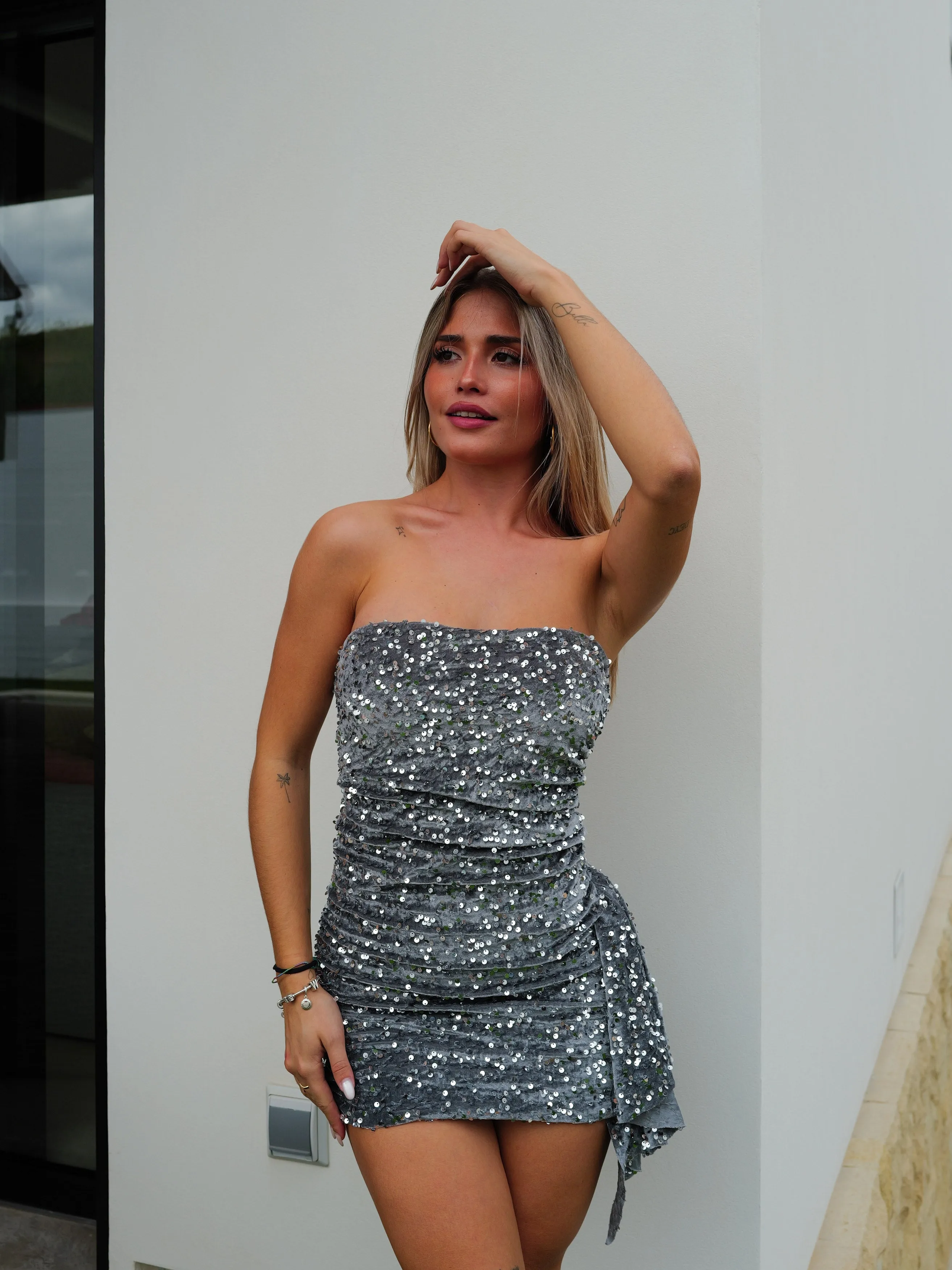 Vestido glitter volante velvet gris sold by Sorellas product image thumbnail 2