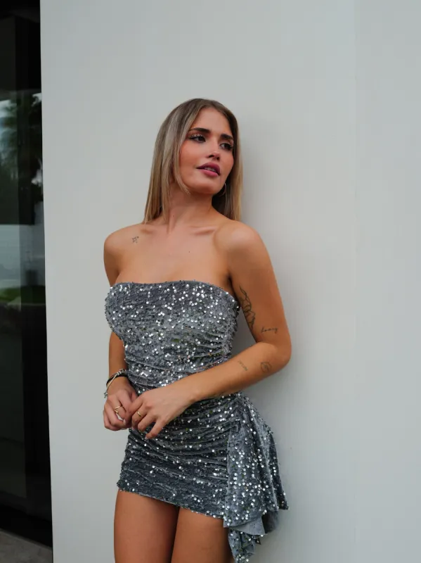 Vestido glitter volante velvet gris sold by Sorellas