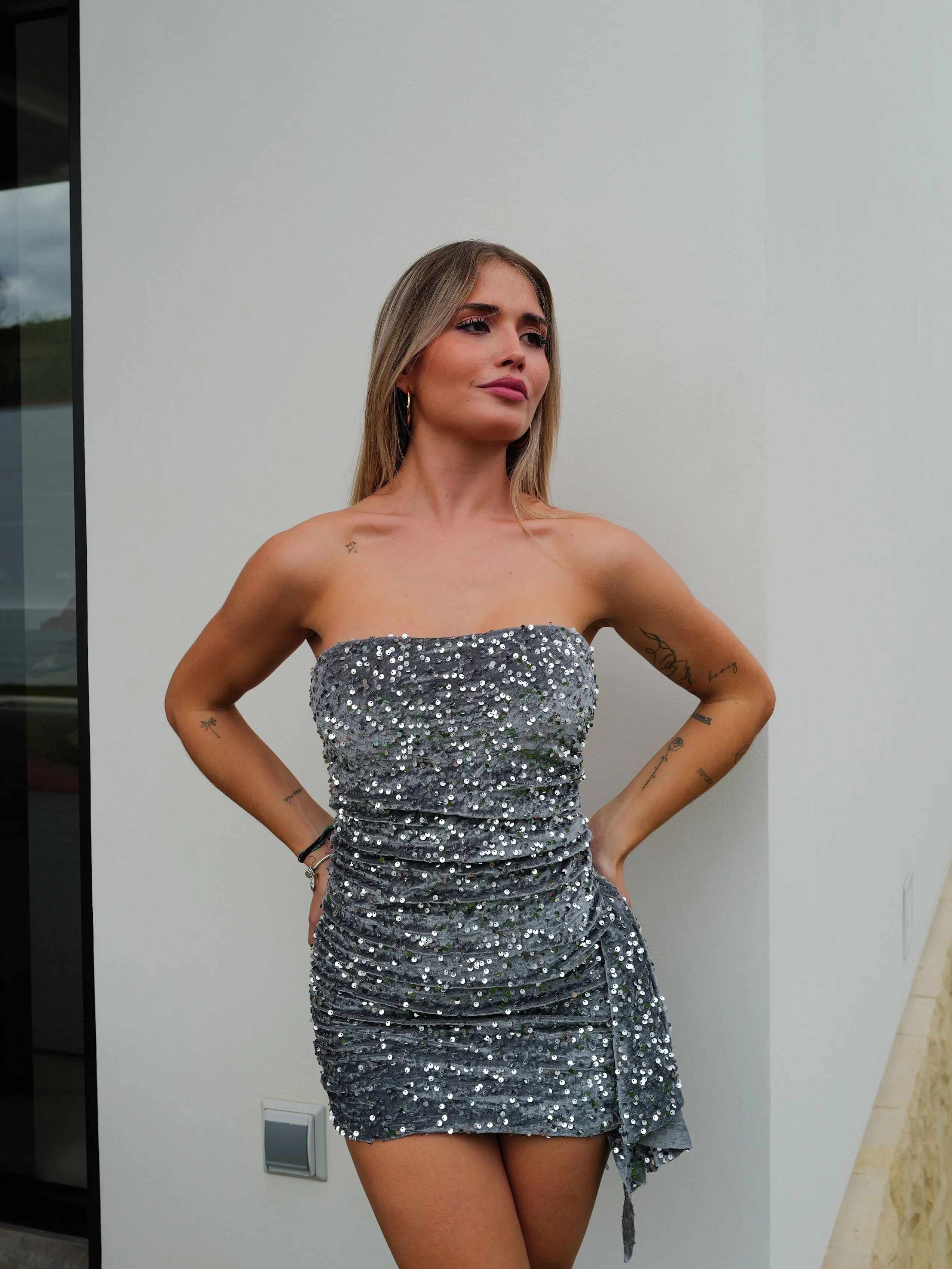 Vestido glitter volante velvet gris sold by Sorellas product image thumbnail 3