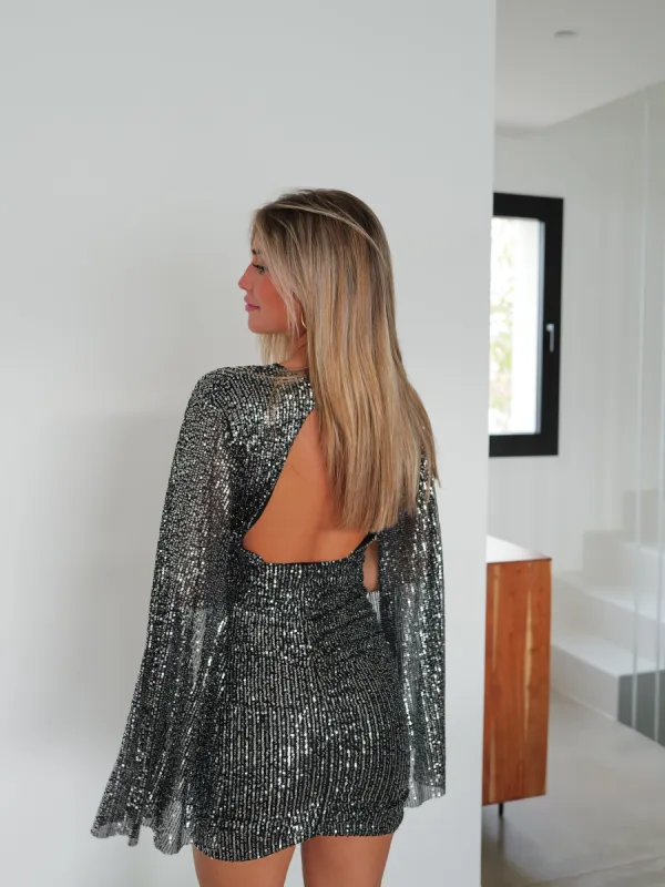 Vestido glitter mangas plateado sold by Sorellas