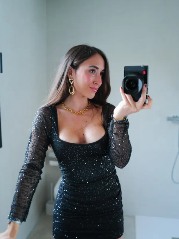 Vestido mini tulle escote cuadrado glitter negro sold by Sorellas