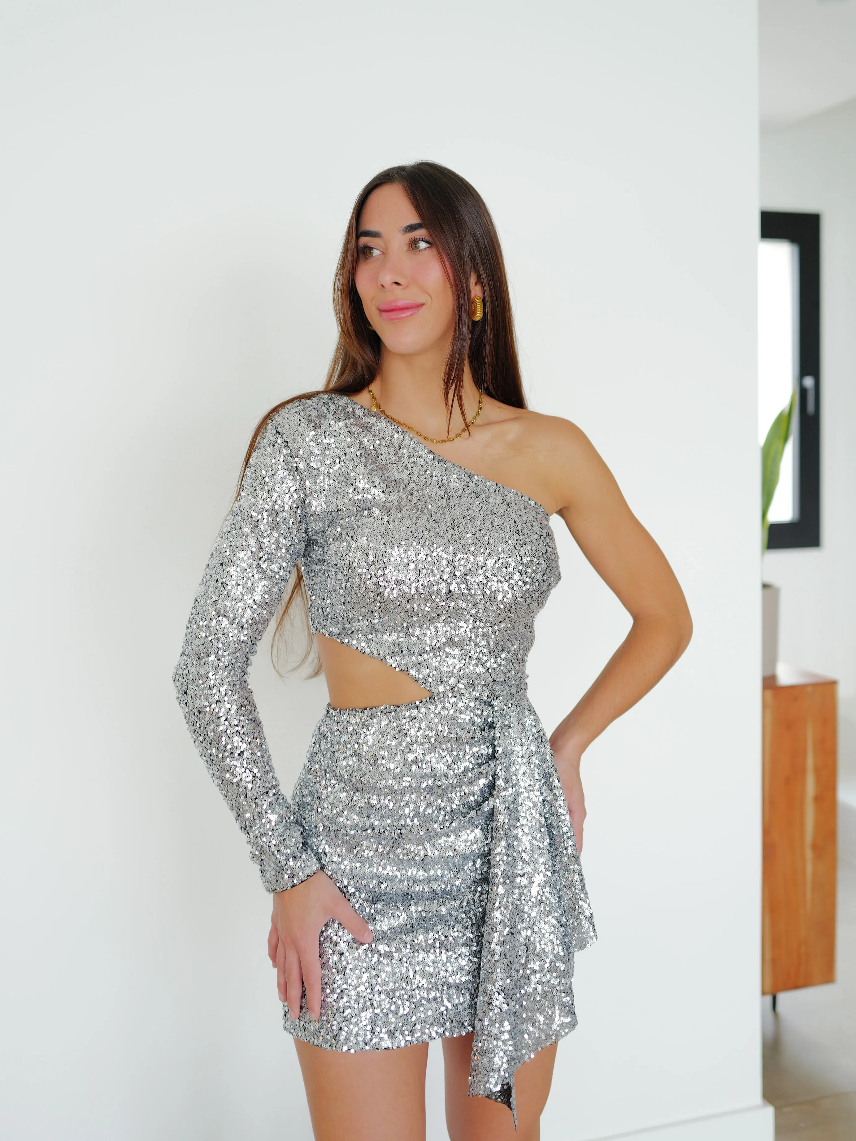 Vestido glitter asim volante plata sold by Sorellas product image thumbnail 4