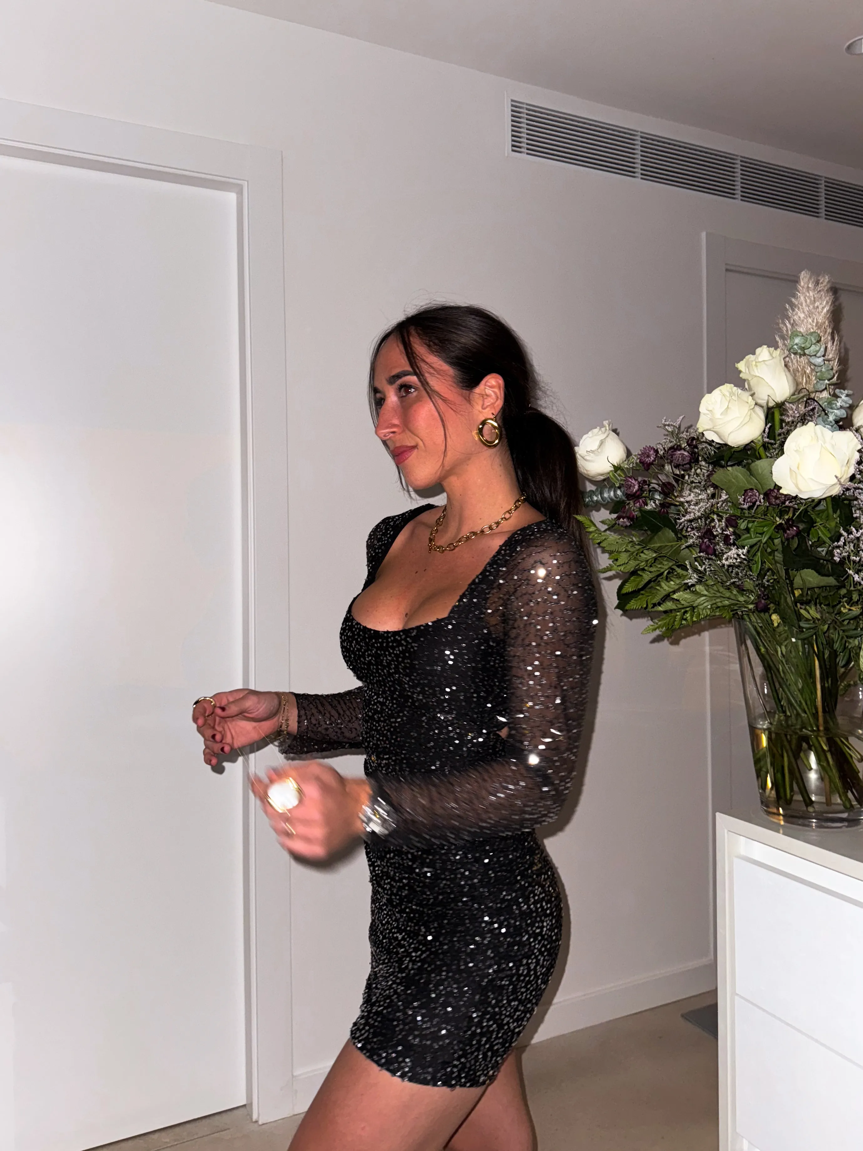 Vestido mini tulle escote cuadrado glitter plata sold by Sorellas product image thumbnail 3