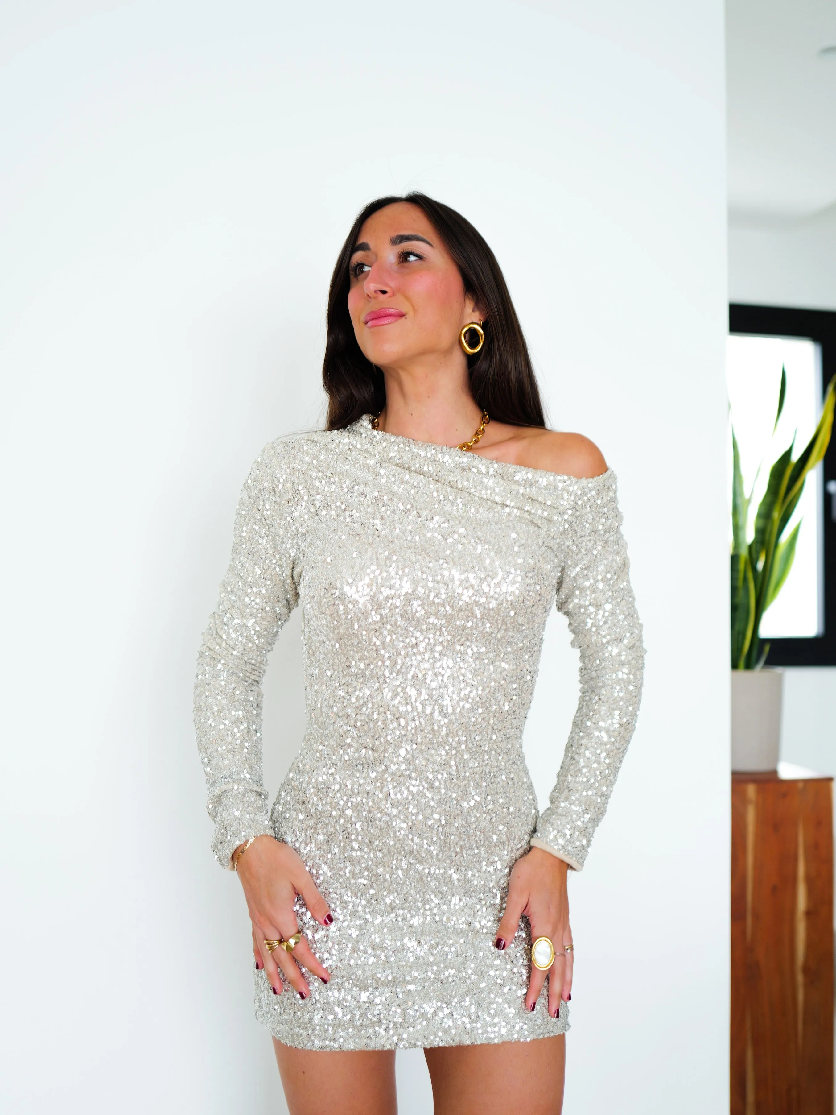 Vestido mini asimetrico glitter beige sold by Sorellas product image thumbnail 5