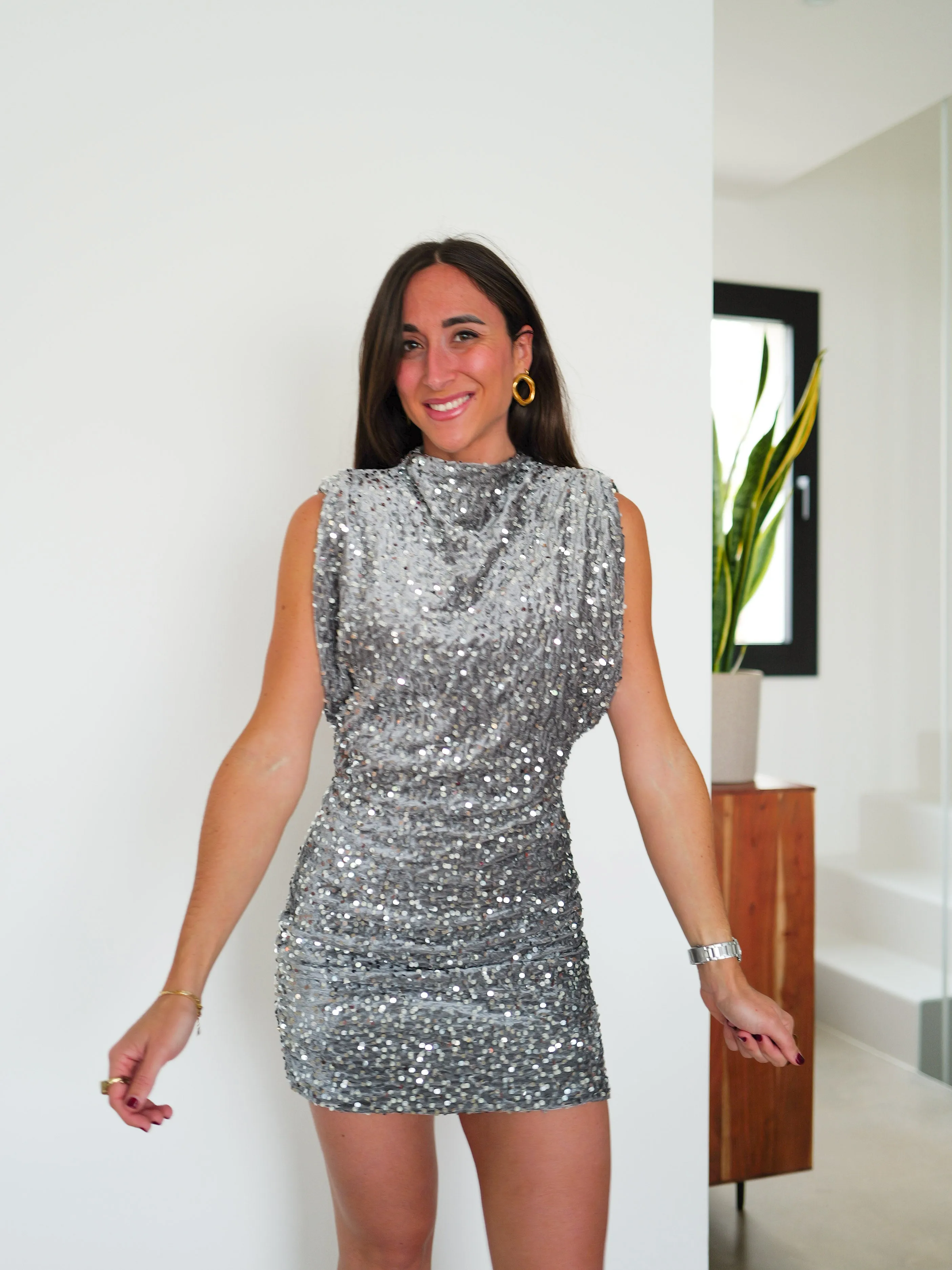 Vestido mini hombreras velvet lentejuelas gris sold by Sorellas product image thumbnail 5