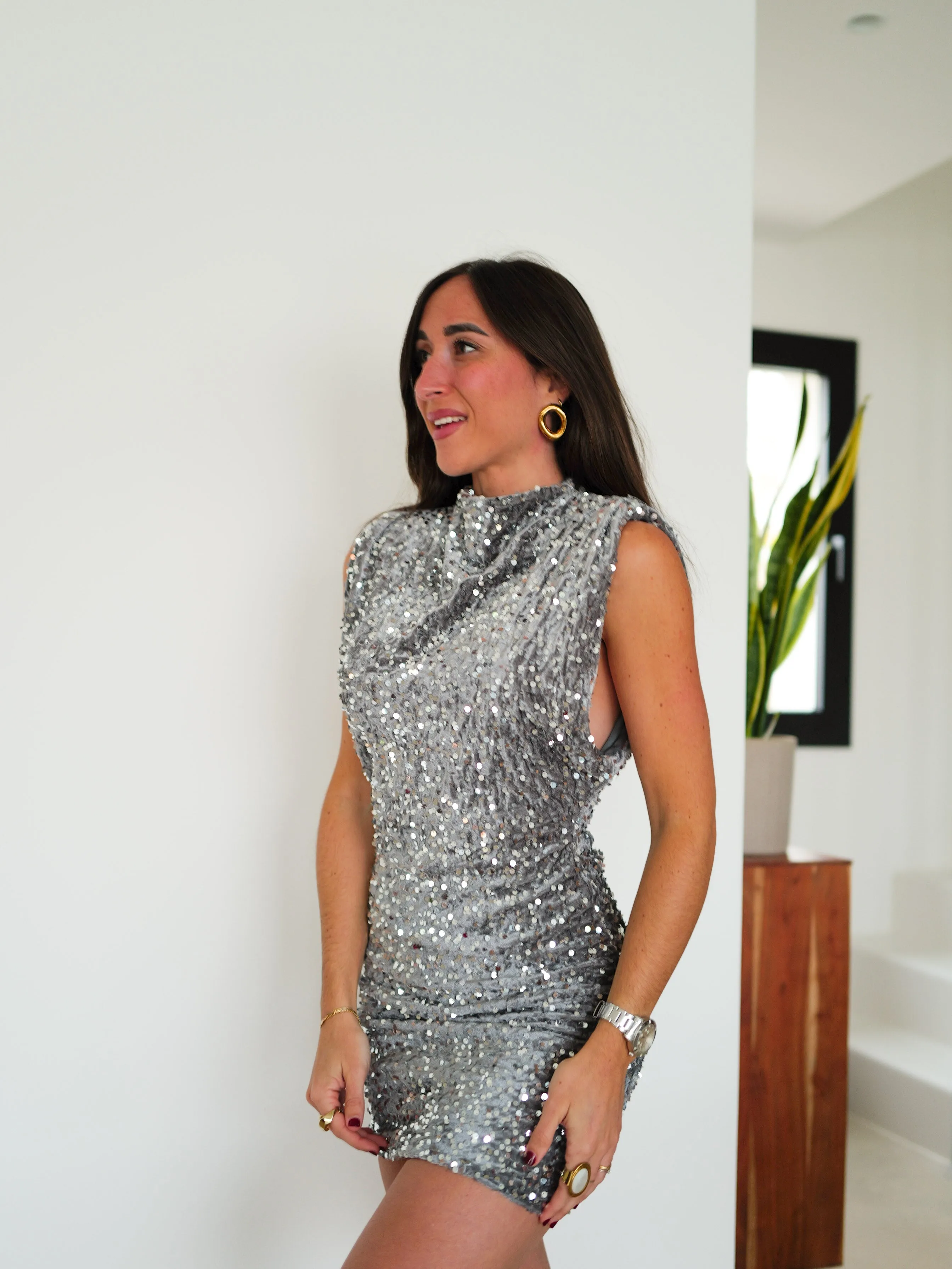 Vestido mini hombreras velvet lentejuelas gris sold by Sorellas product image thumbnail 3