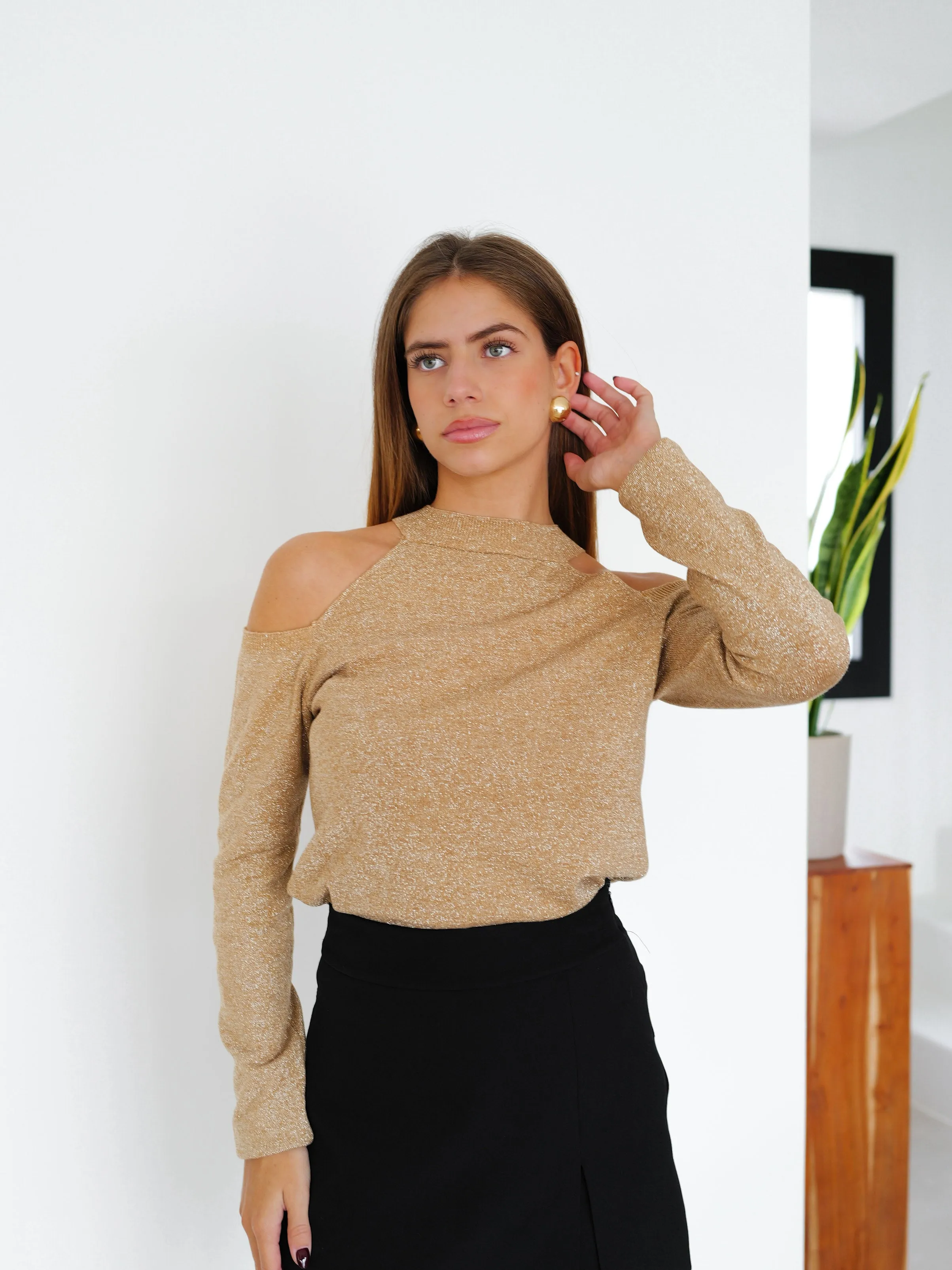 Jersey hombros brillo dorado sold by Sorellas product image thumbnail 5