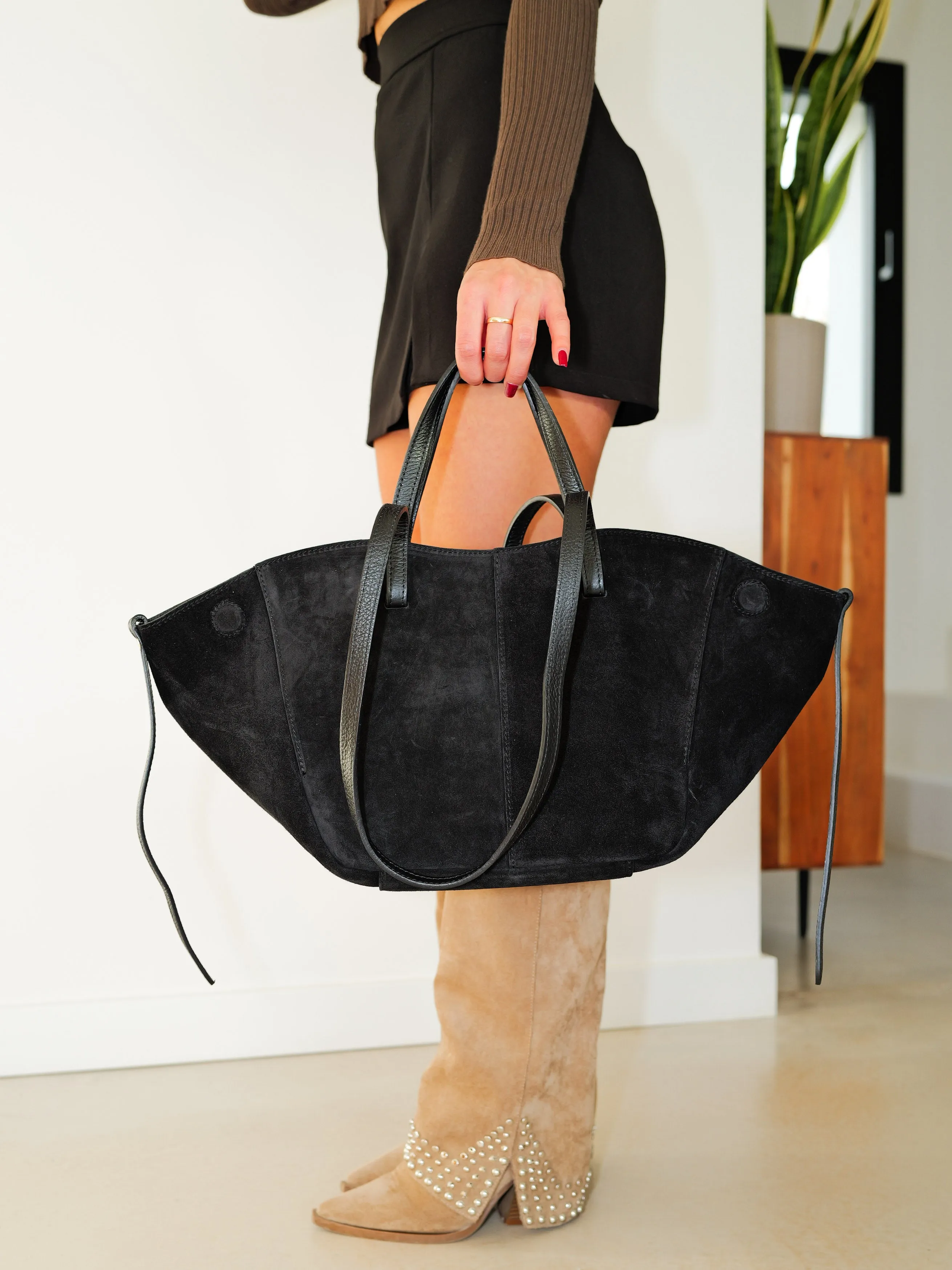 Bolso ante shopper negro sold by Sorellas product image thumbnail 4