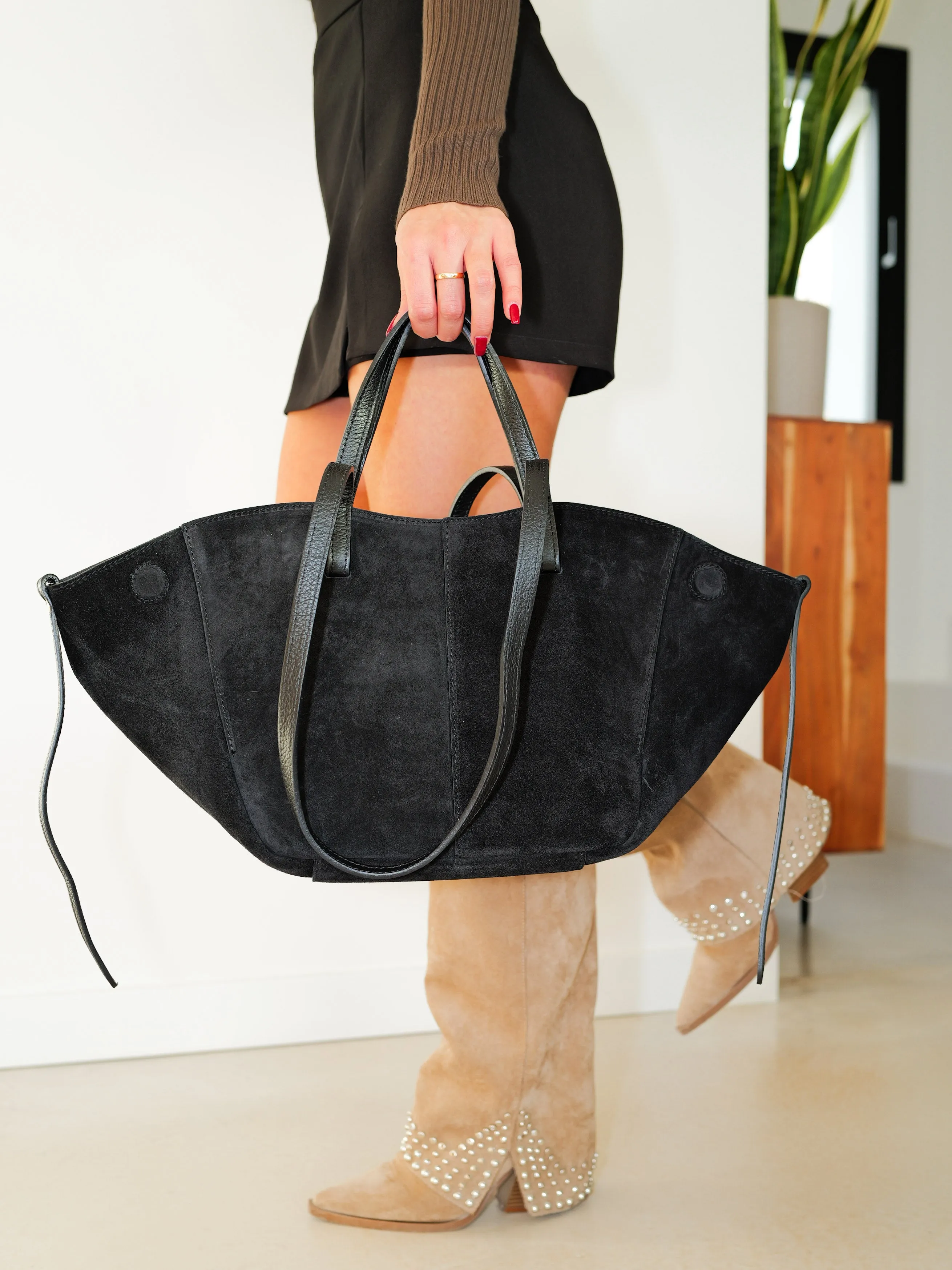 Bolso ante shopper negro sold by Sorellas product image thumbnail 3