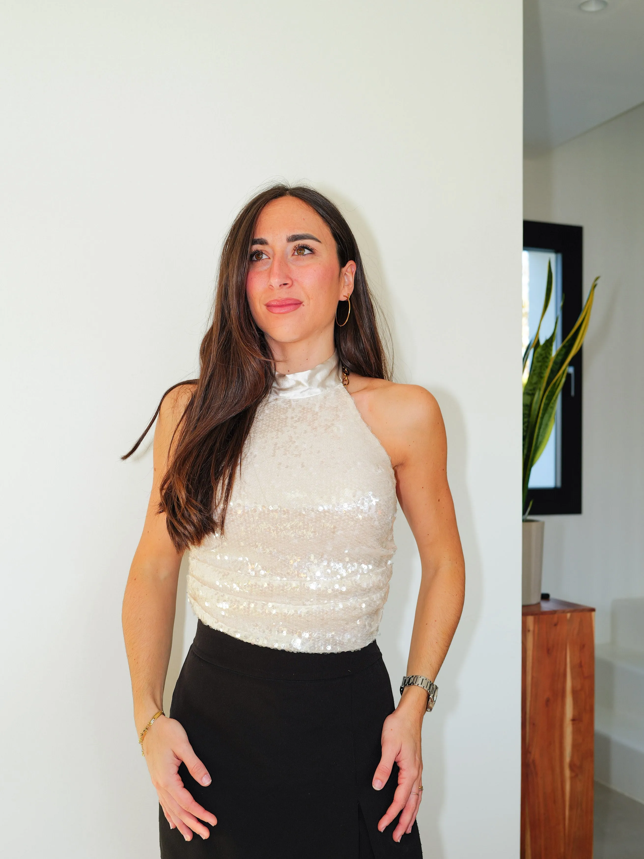 Top halter lazo glitter beige sold by Sorellas