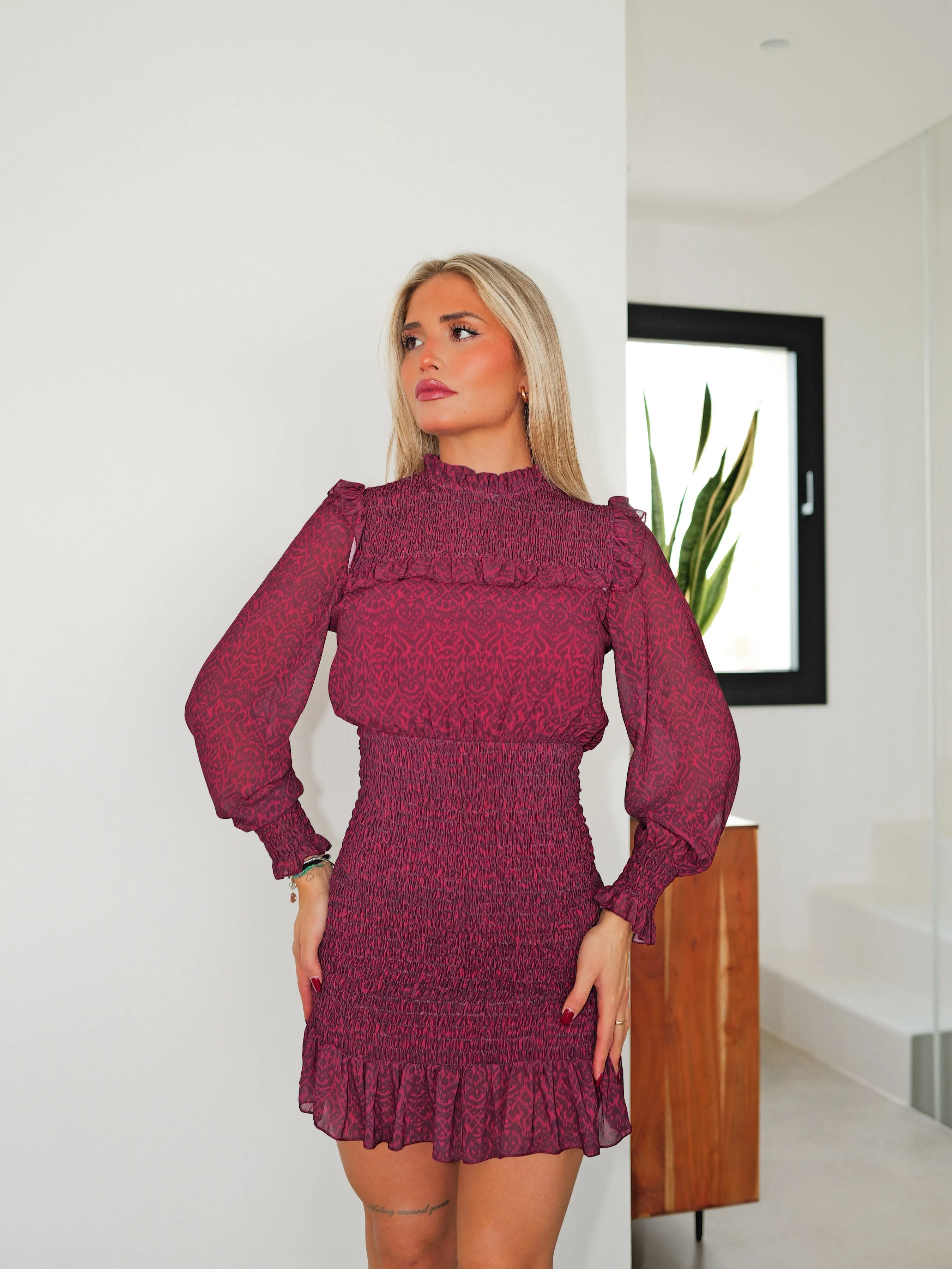 Vestido nido perkins volantes burdeos sold by Sorellas product image thumbnail 5