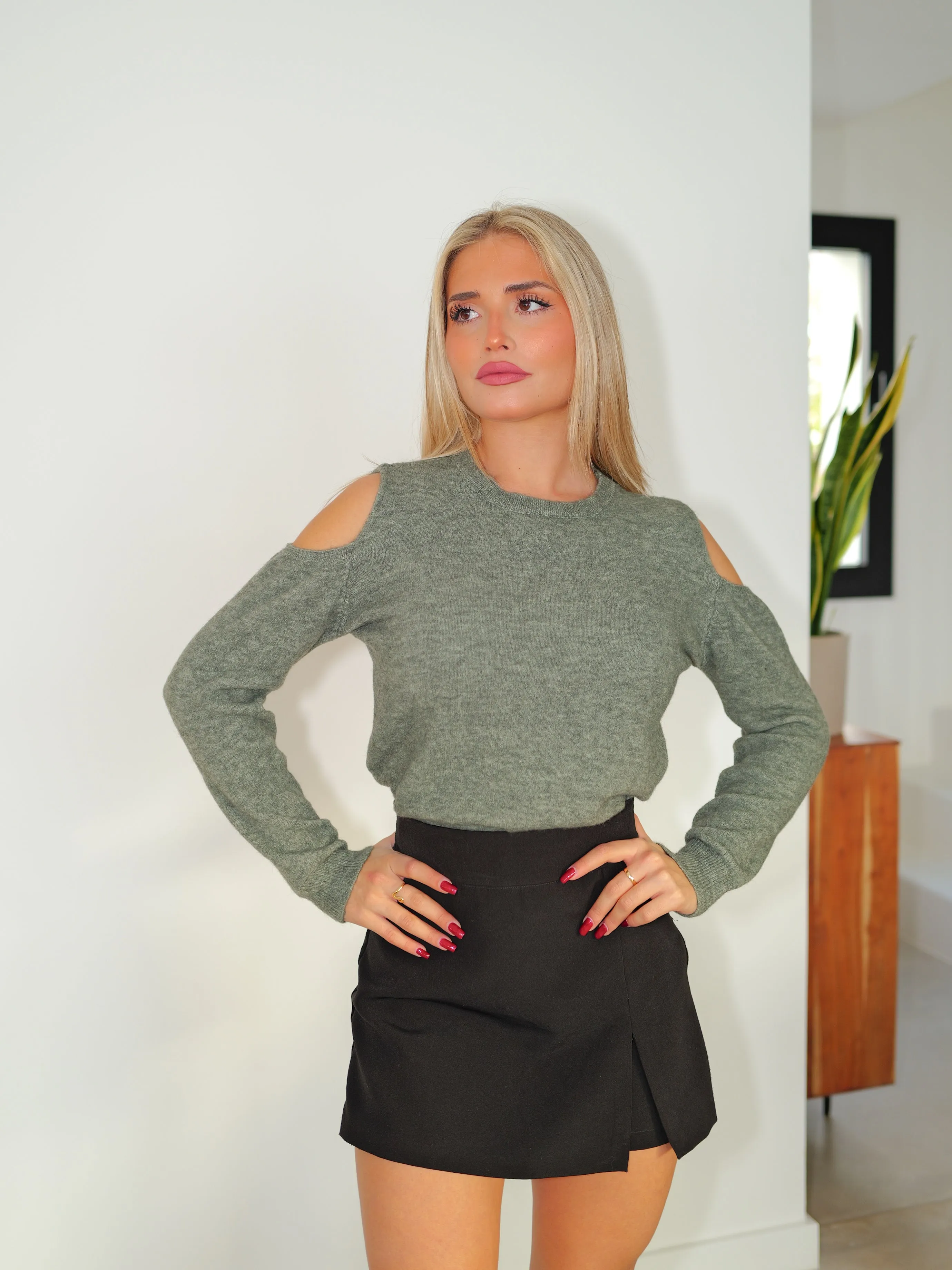 Jersey hombros cuello redondo caqui sold by Sorellas product image thumbnail 2